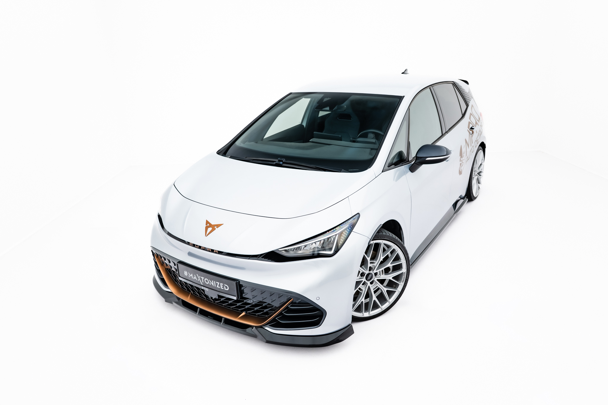 Frontlippe V.1 passend für CUPRA Born Mk1 schwarz Hochglanz