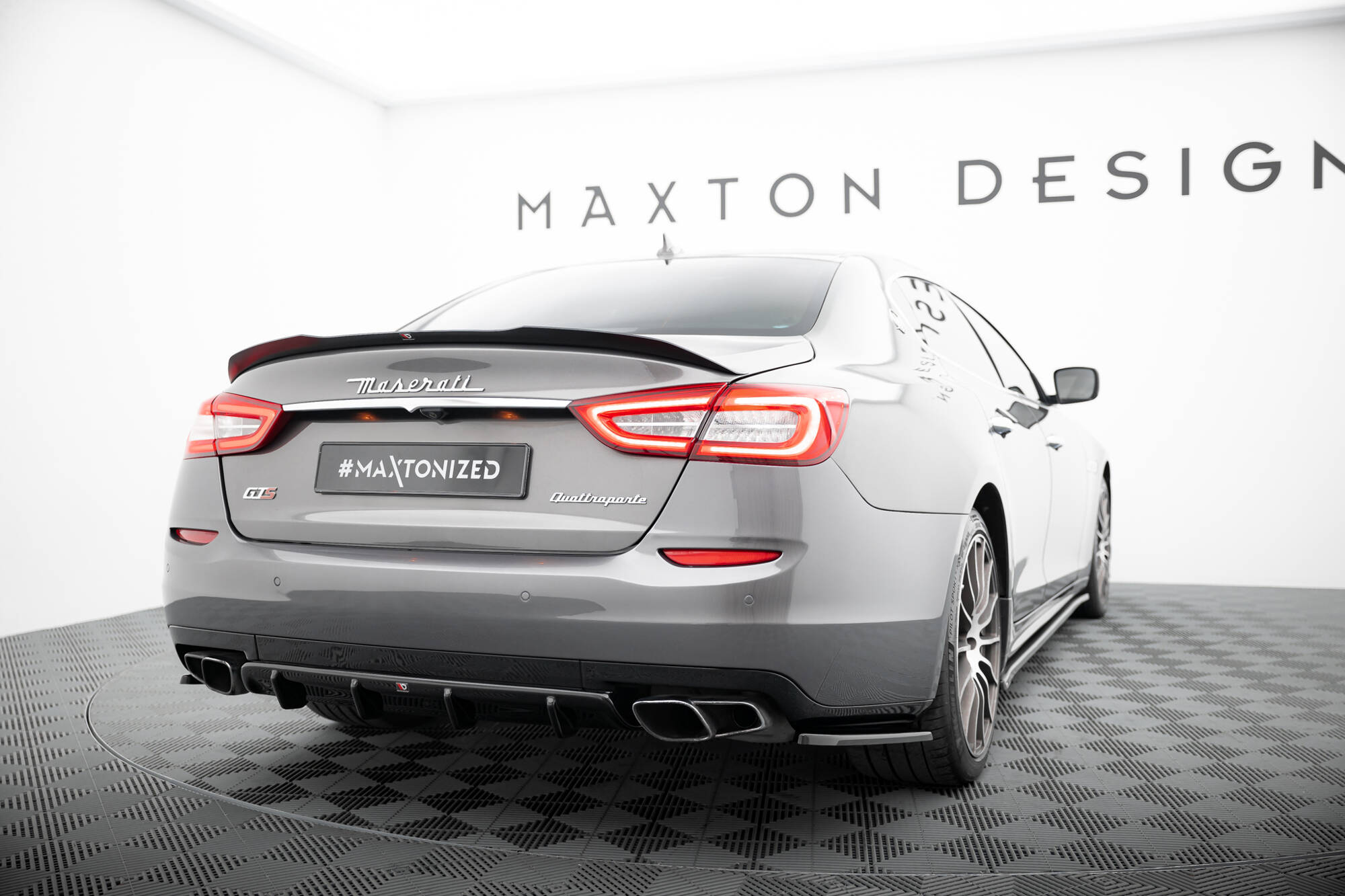 Diffusor Flaps passend für Maserati Quattroporte Mk6 schwarz Hochglanz