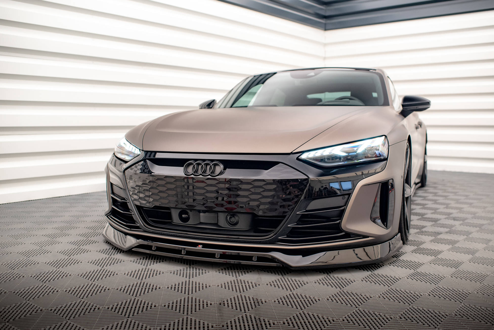 Street+ Spoilerlippe Front Ansatz V.3 passend für Audi e-Tron GT / RS GT Mk1 schwarz Hochglanz