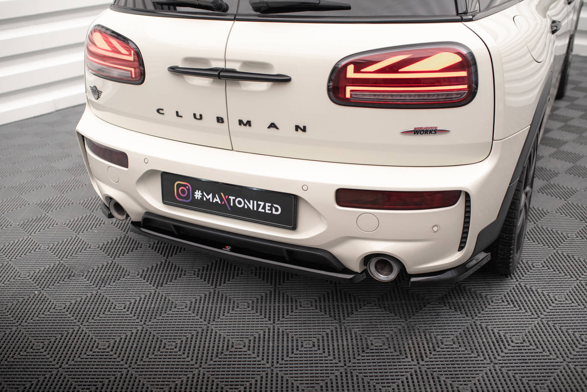 Street+ Mittlerer Diffusor Heck Ansatz passend für Mini Cooper Clubman John Cooper Works F54 FL schwarz Hochglanz