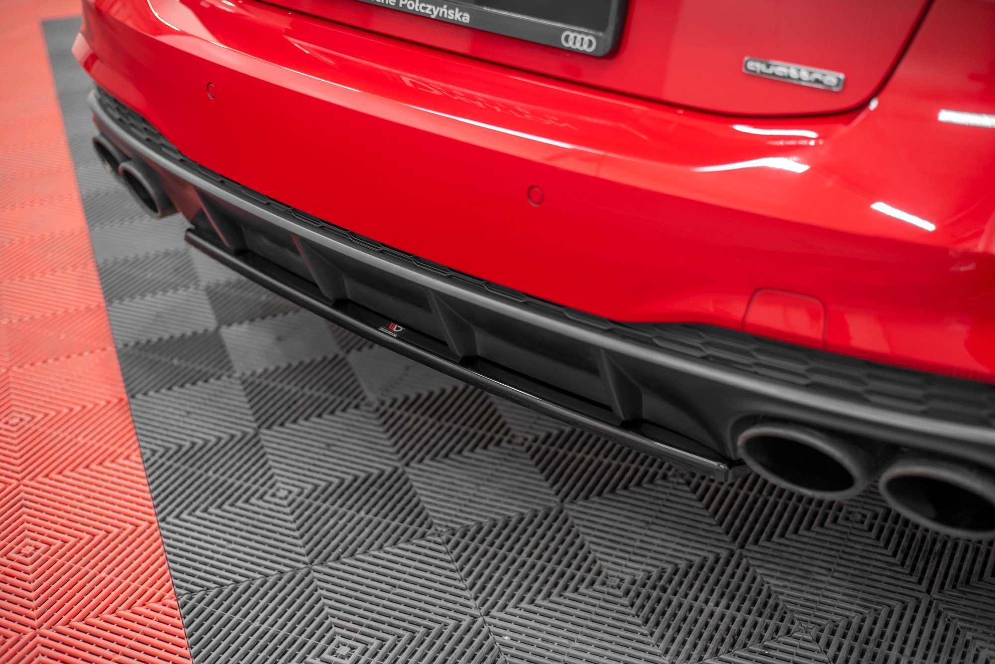 Mittlerer Diffusor Heck Ansatz für Audi S7 C8 Carbon Look
