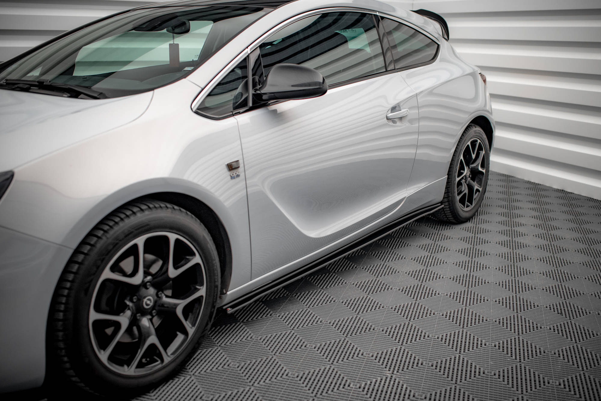 Street Pro Seitenschweller Leisten passend für Opel Astra GTC OPC-Line J rot