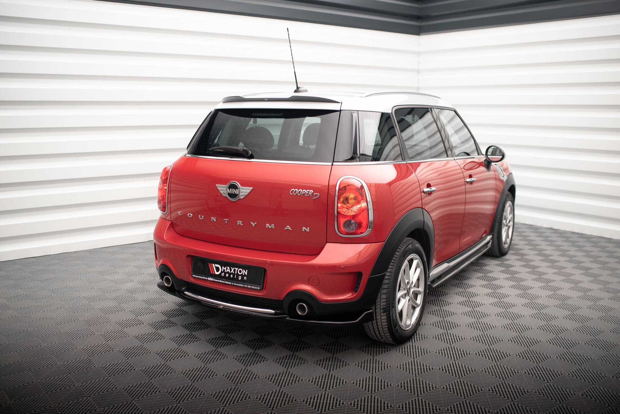 Street+ Mittlerer Diffusor Heck Ansatz passend für Mini Cooper Countryman R60 FL schwarz Hochglanz
