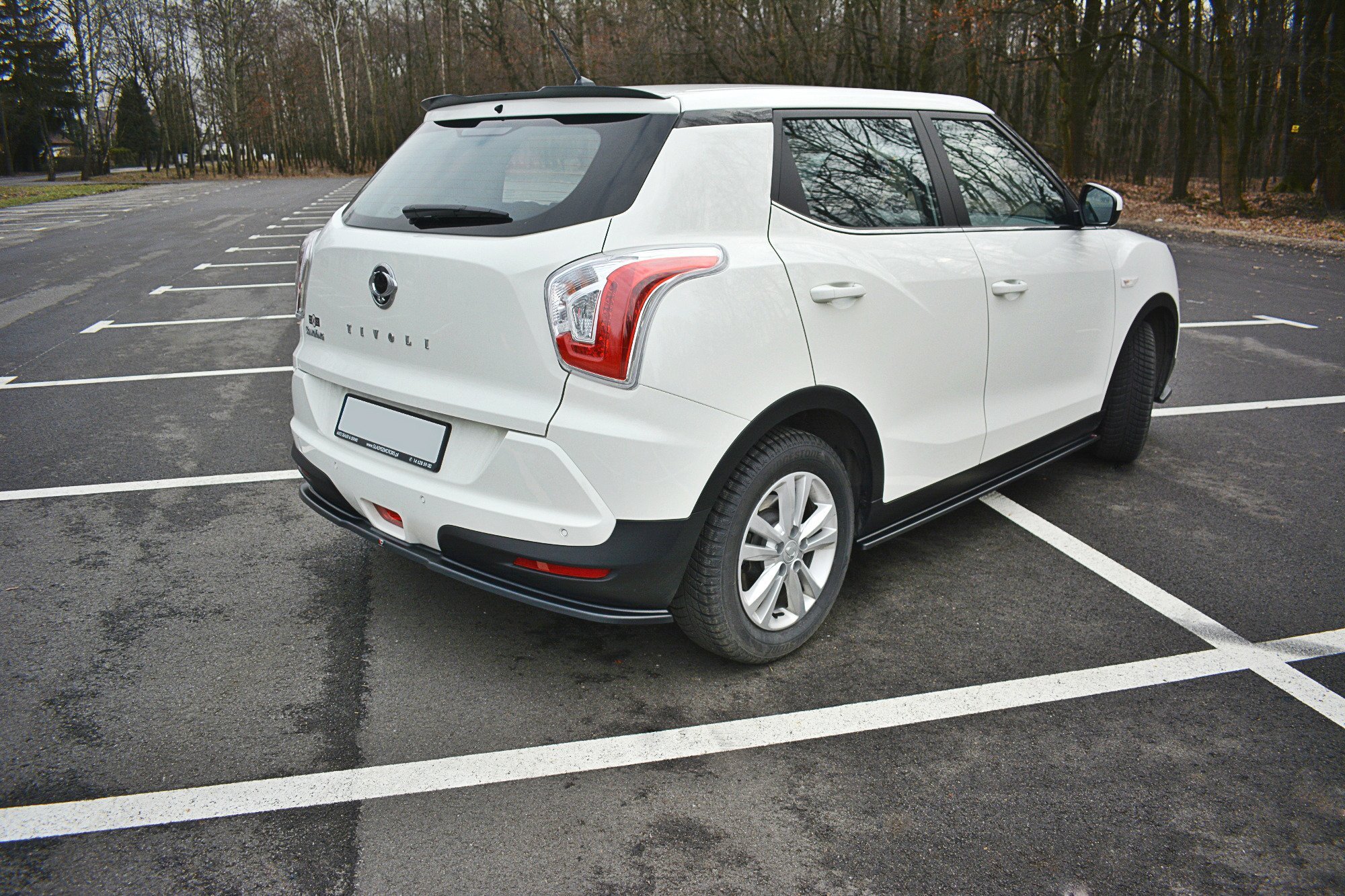 Diffusor Heckansatz passend für SSANGYONG TIVOLI schwarz Hochglanz