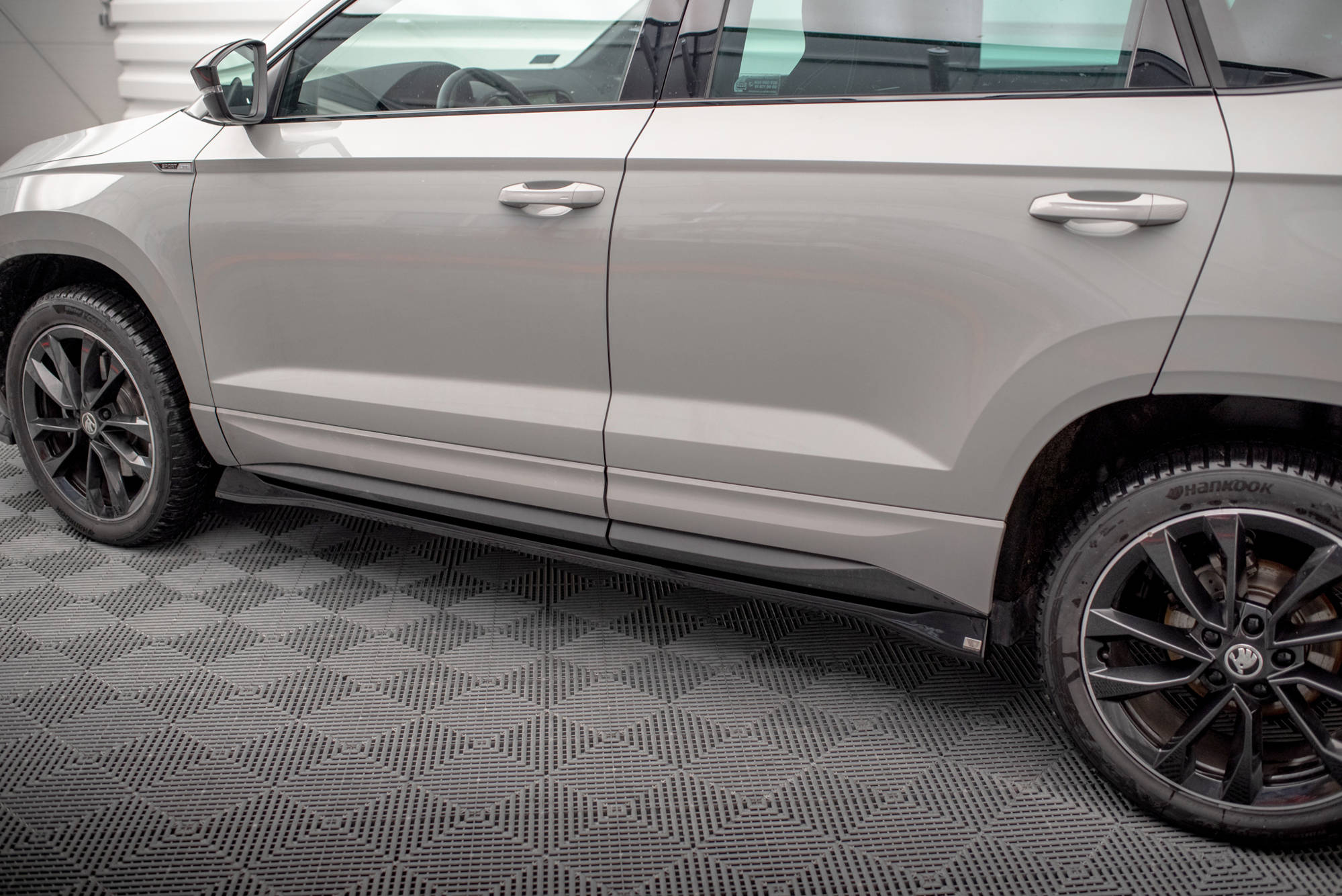 Street+ Seitenschweller Leisten passend für Skoda Karoq Sportline Mk1 schwarz Hochglanz