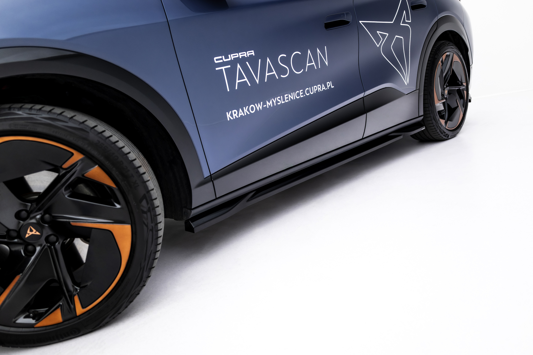 Seitenschweller Ansatz Paar passend für CUPRA Tavascan Mk1 schwarz Hochglanz