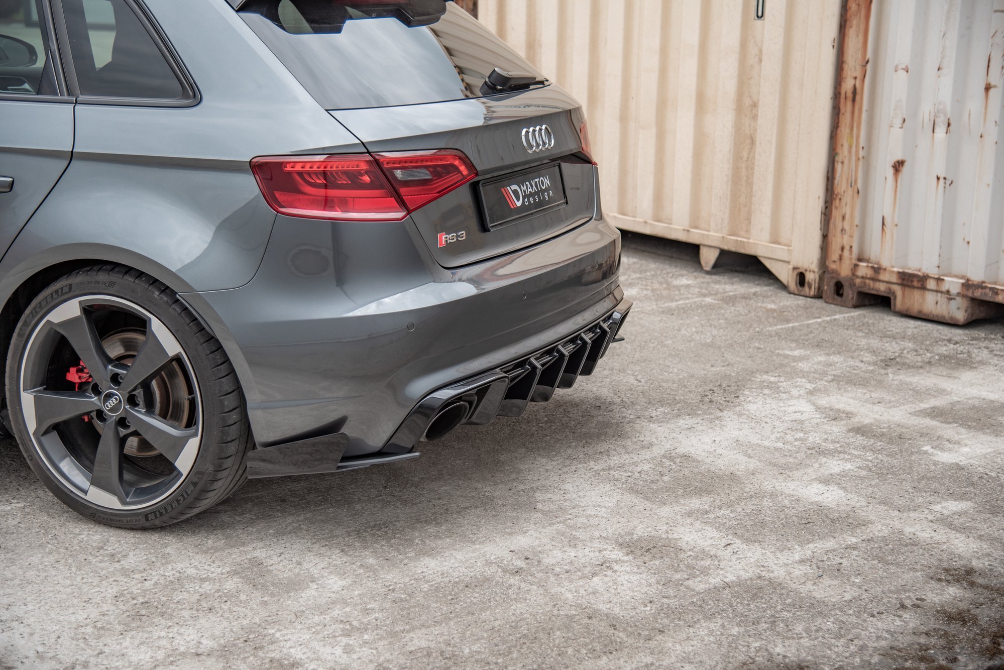 Hintere Seiten Flaps für Audi RS3 8V Sportback schwarz Hochglanz