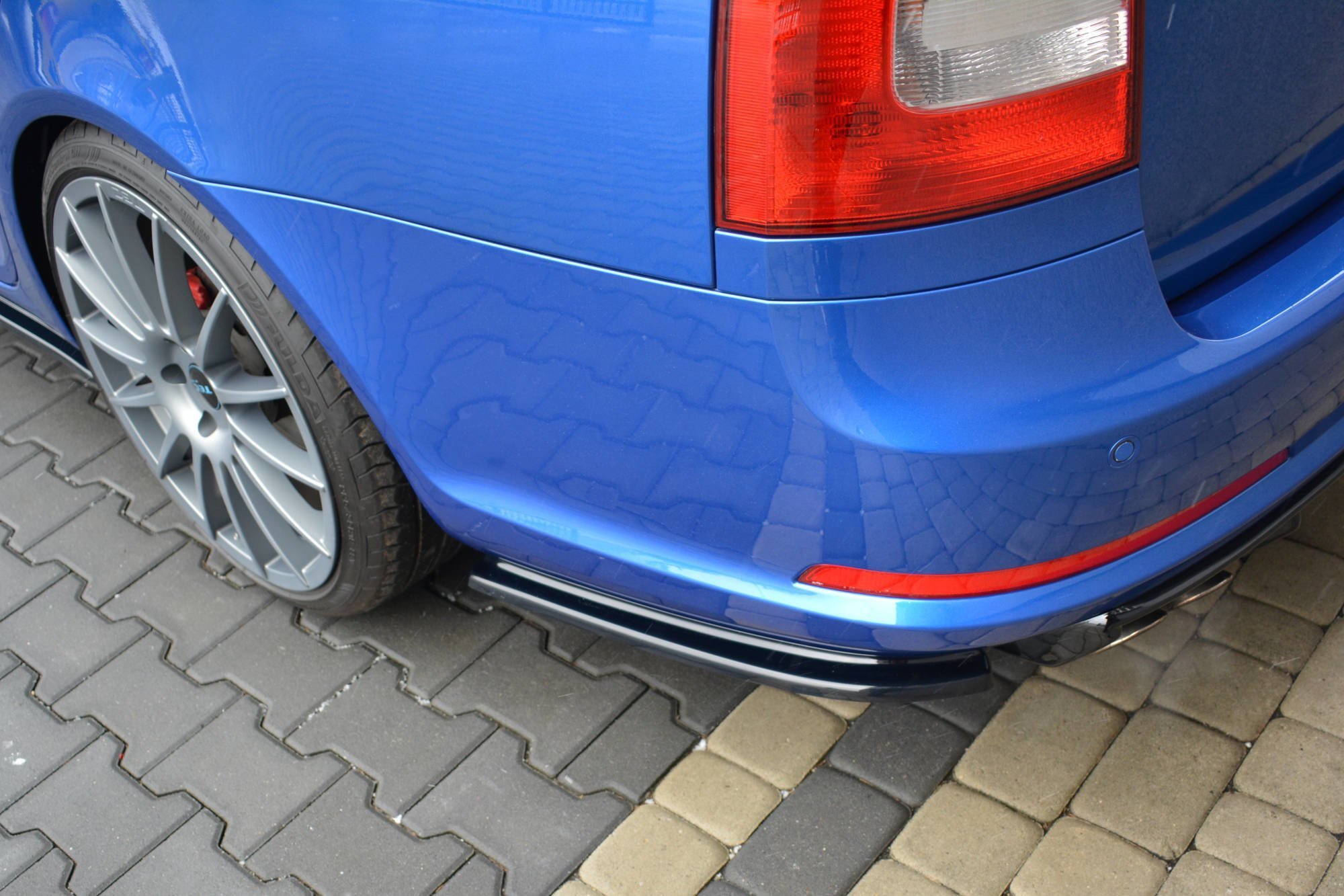 Heck Ansatz Flaps Diffusor für Skoda Octavia RS Limousine / Combi Mk2 / Mk2 Facelift schwarz Hochglanz