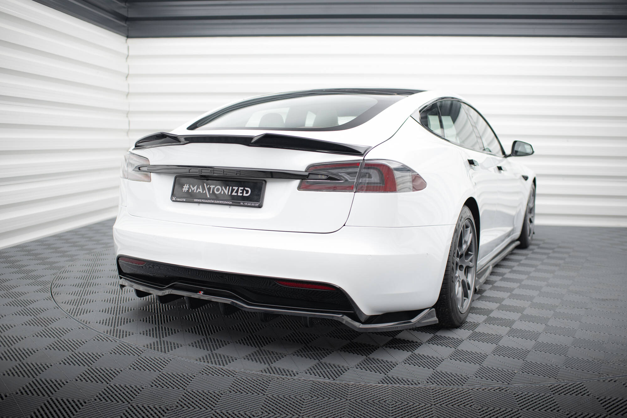 Diffusor Heckansatz V.1 passend für Tesla Model S Plaid Mk1 FL schwarz Hochglanz