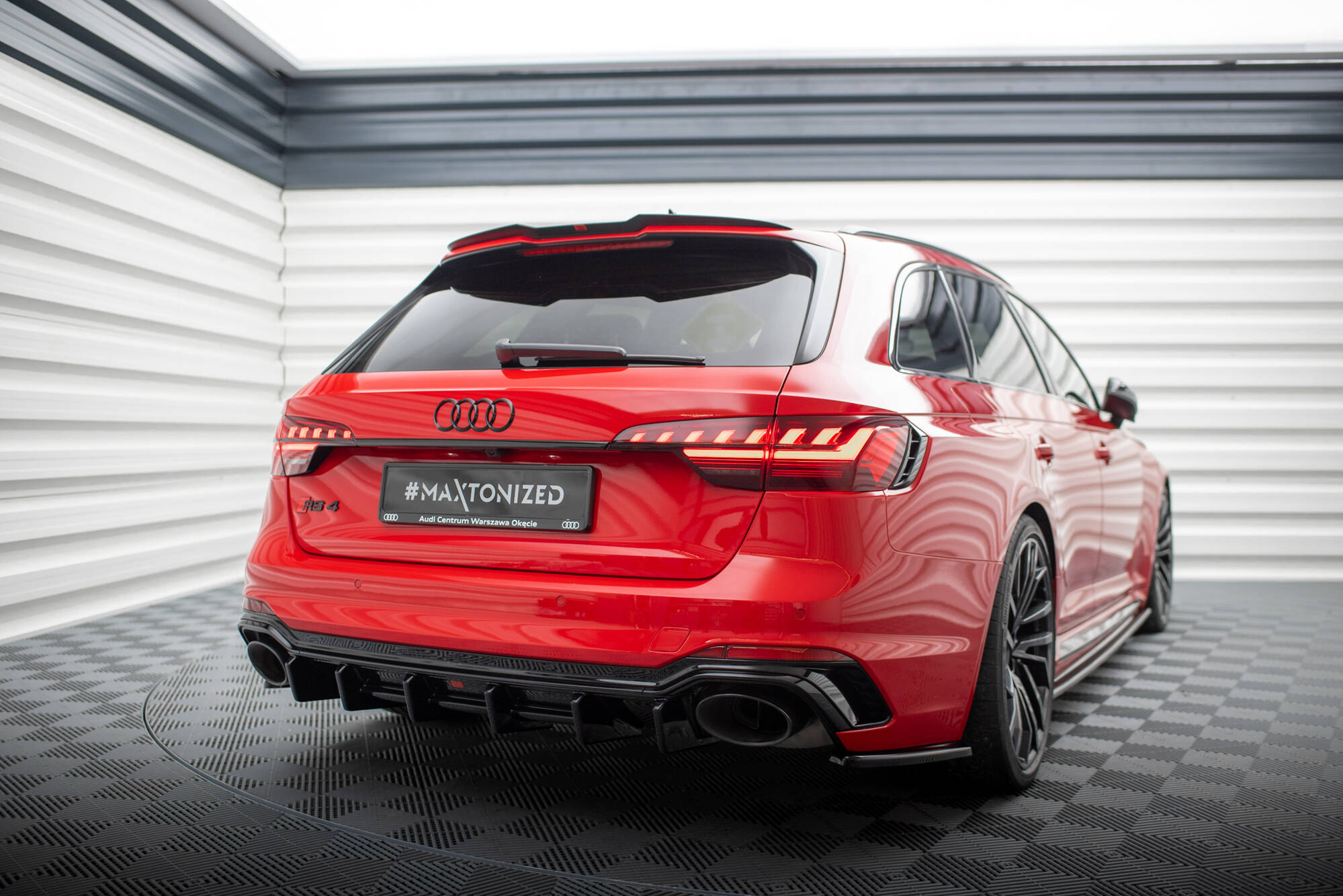 Spoiler CAP für Audi RS4 B9 Avant schwarz Hochglanz