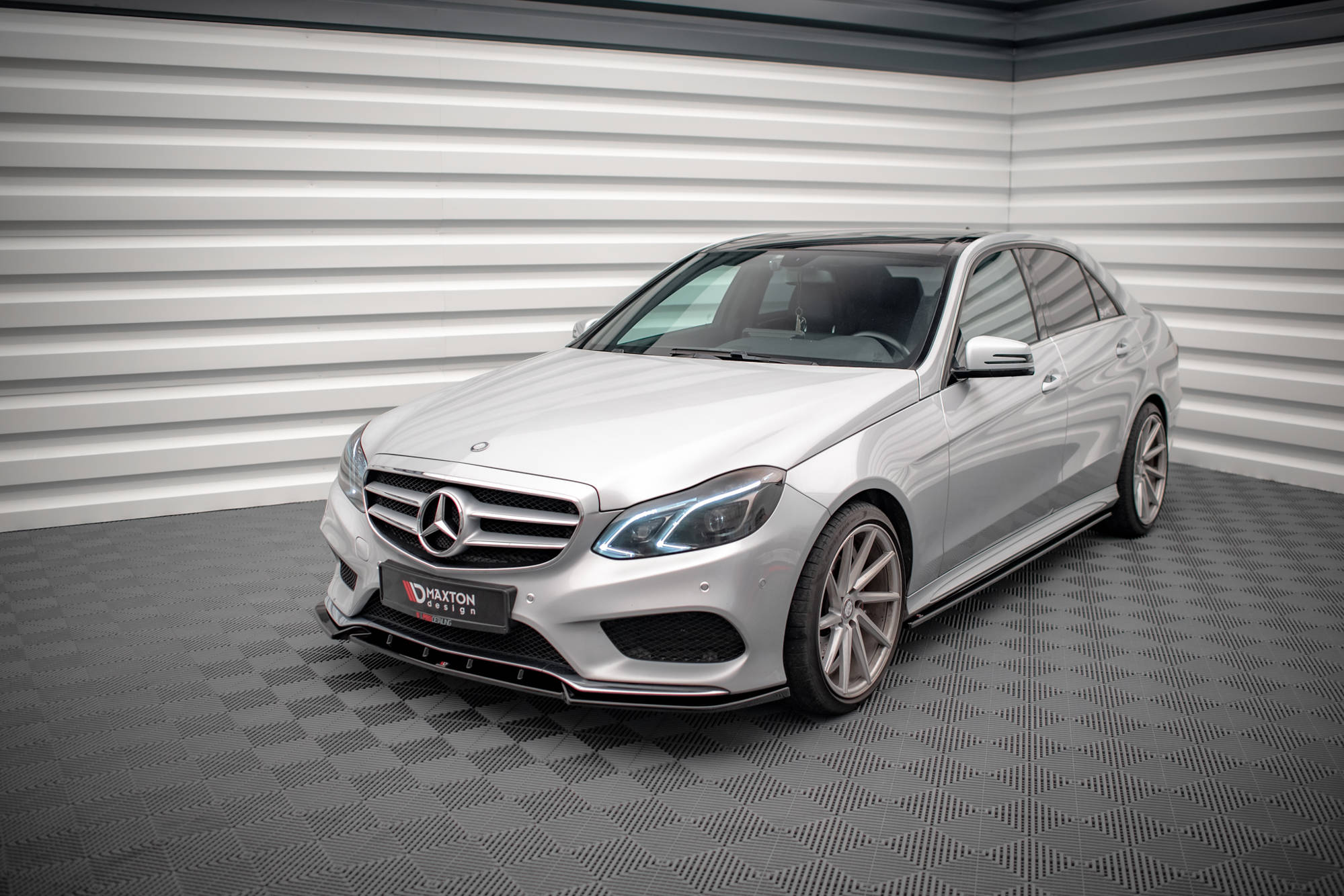 Street+ Spoilerlippe Front Ansatz V.2 passend für Mercedes E AMG-Line Limousine W212 FL schwarz Hochglanz