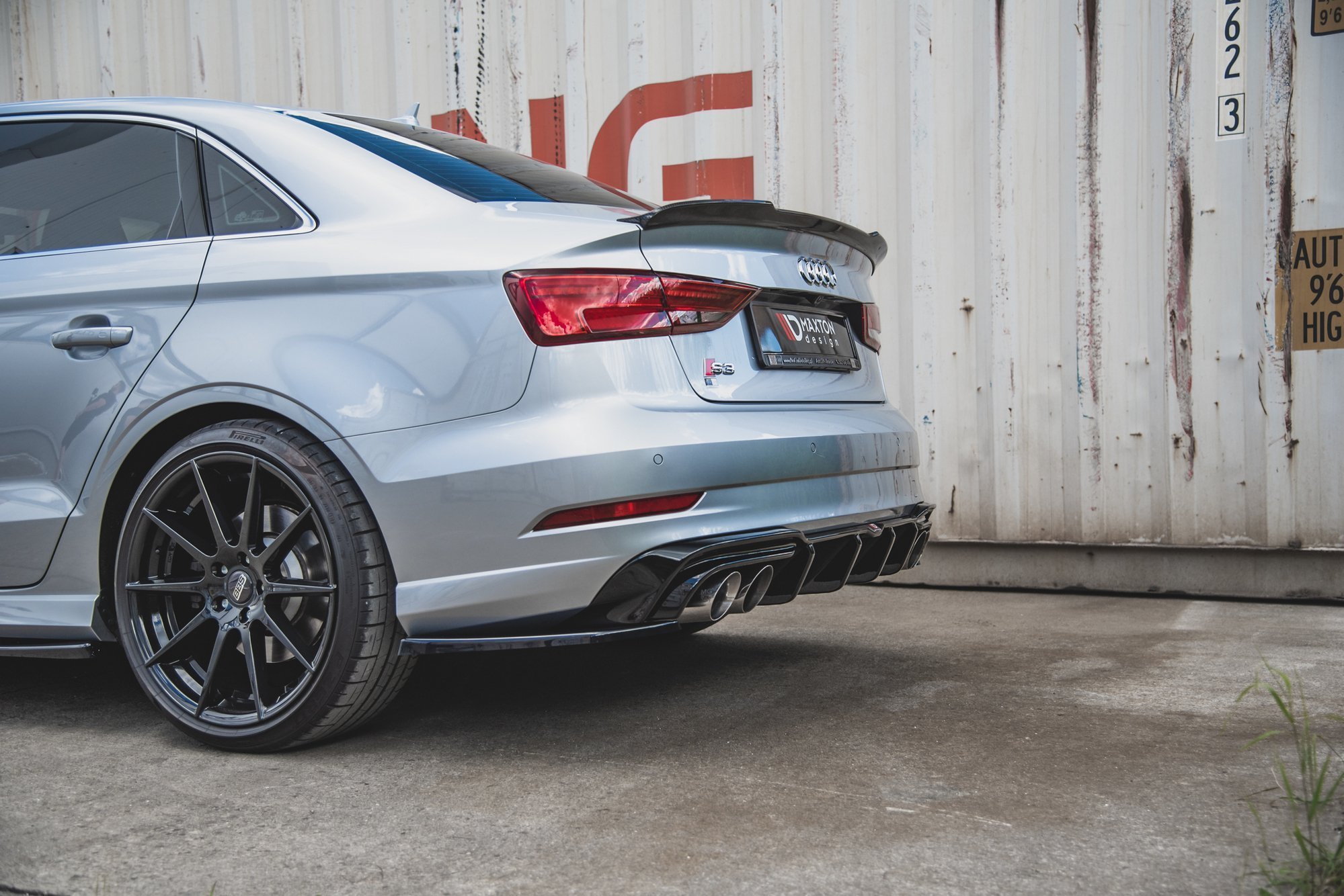 Diffusor Heck Ansatz für Audi S3 Limousine 8V Facelift schwarz Hochglanz