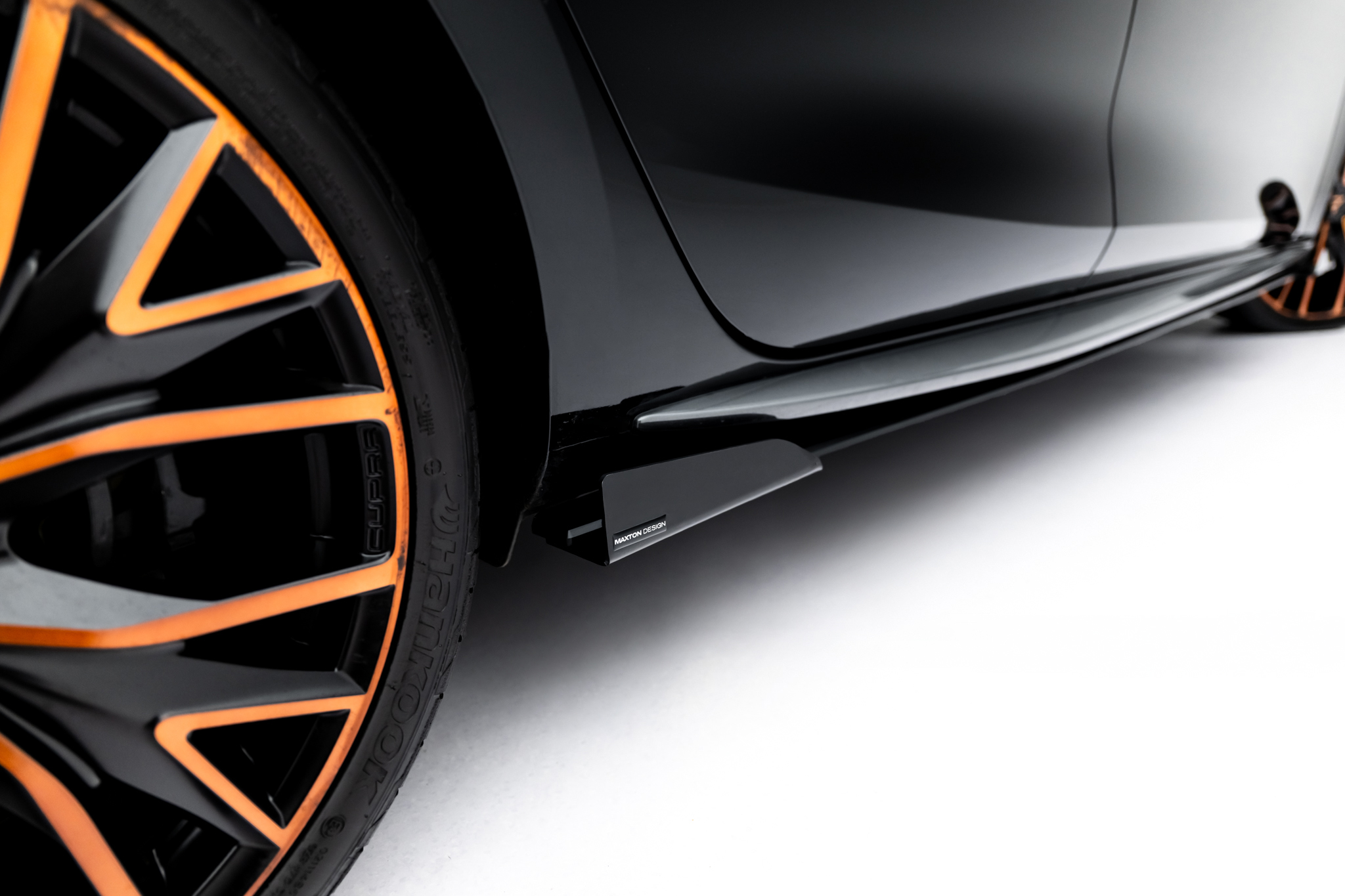 Seitenschweller Ansatz Paar + Flaps passend für CUPRA Leon ST / Hatchback Aero Mk1 / Mk1 FL schwarz Hochglanz