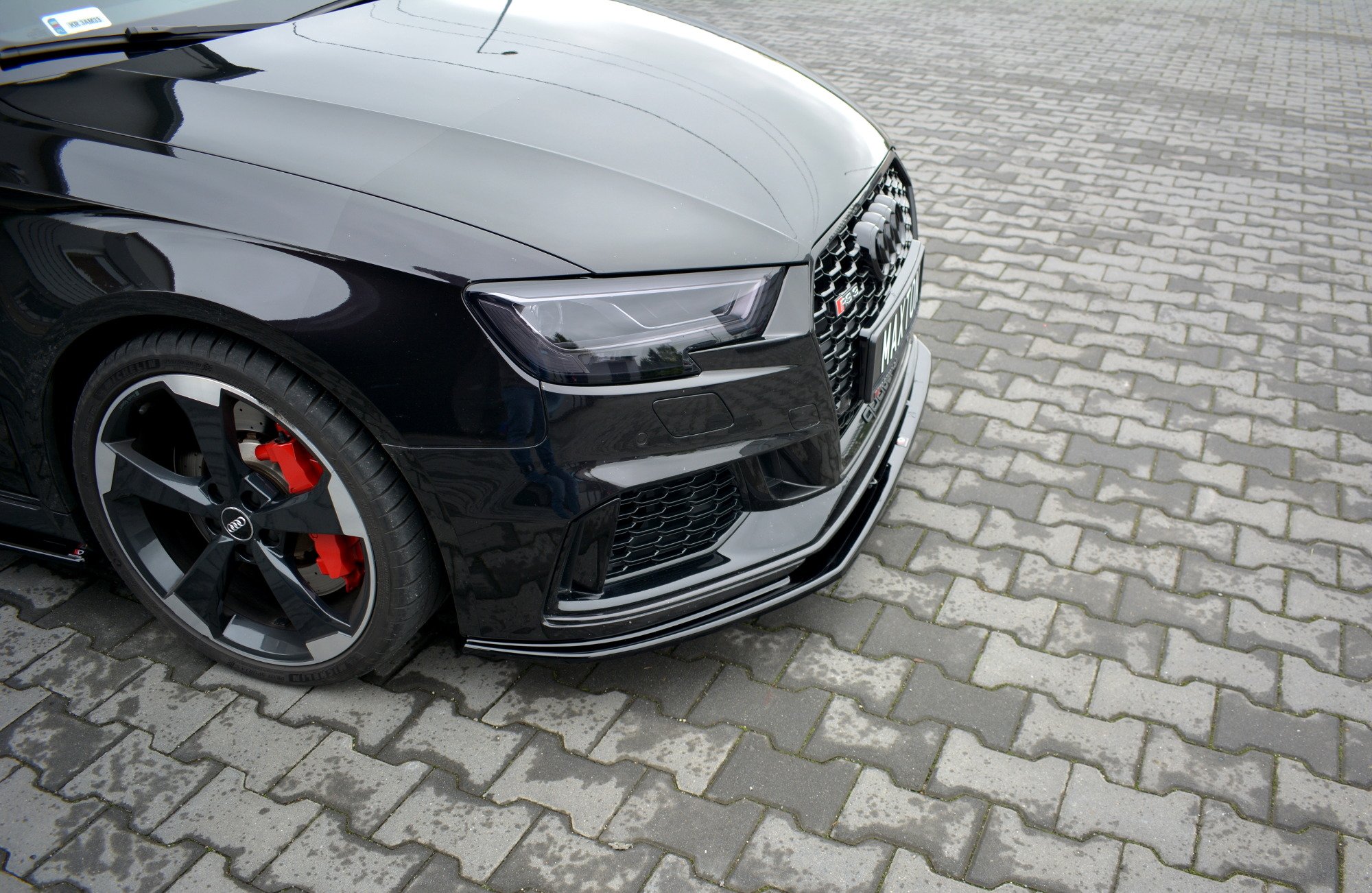 Front Ansatz V.1 für Audi RS3 Sportback 8V Facelift schwarz Hochglanz