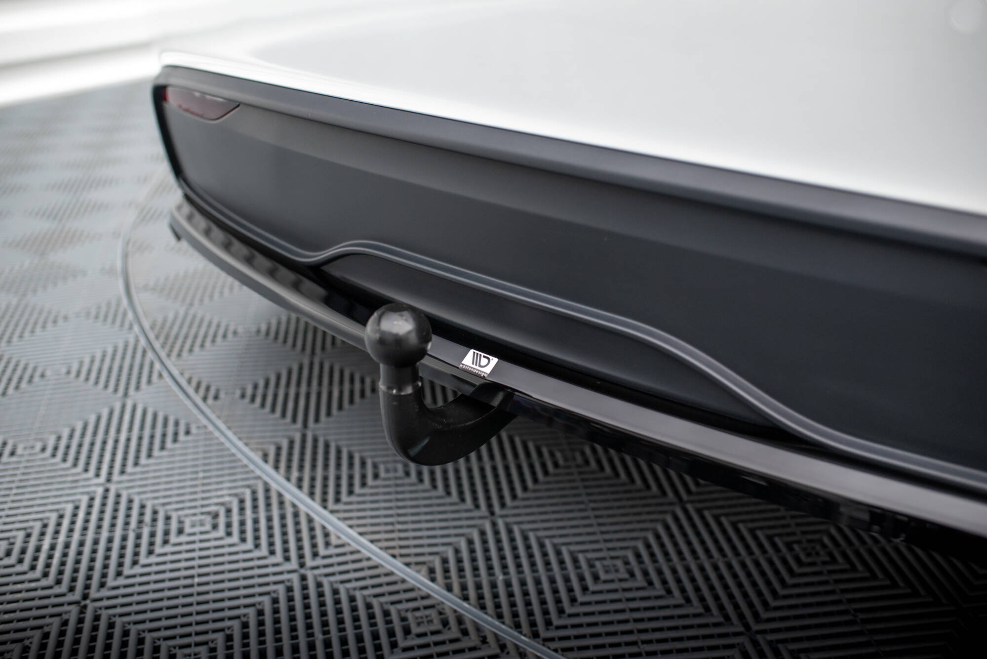 Diffusor Heckansatz passend für Tesla Model X Mk1 FL schwarz Hochglanz