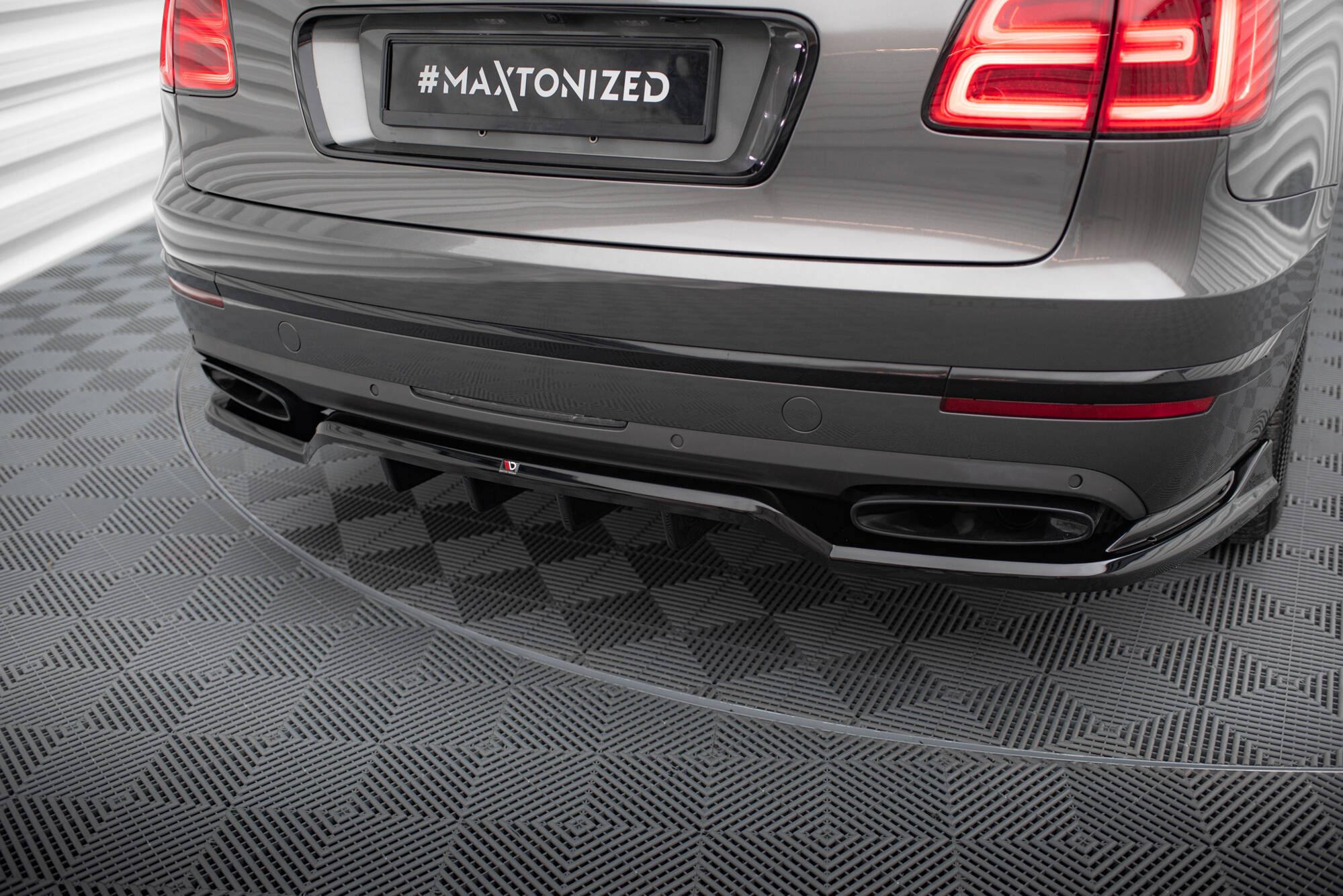 Diffusor Heckansatz passend für Bentley Bentayga Mk1 schwarz Hochglanz