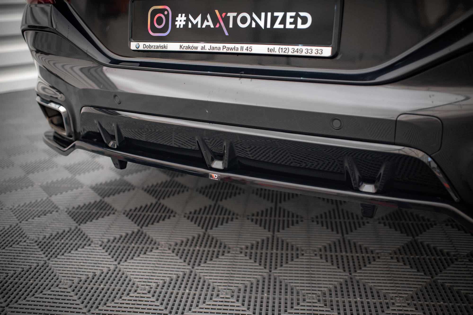 Street+ Mittlerer Diffusor RACE Heck Ansatz V.3 passend für BMW X6 M-Paket G06 schwarz Hochglanz