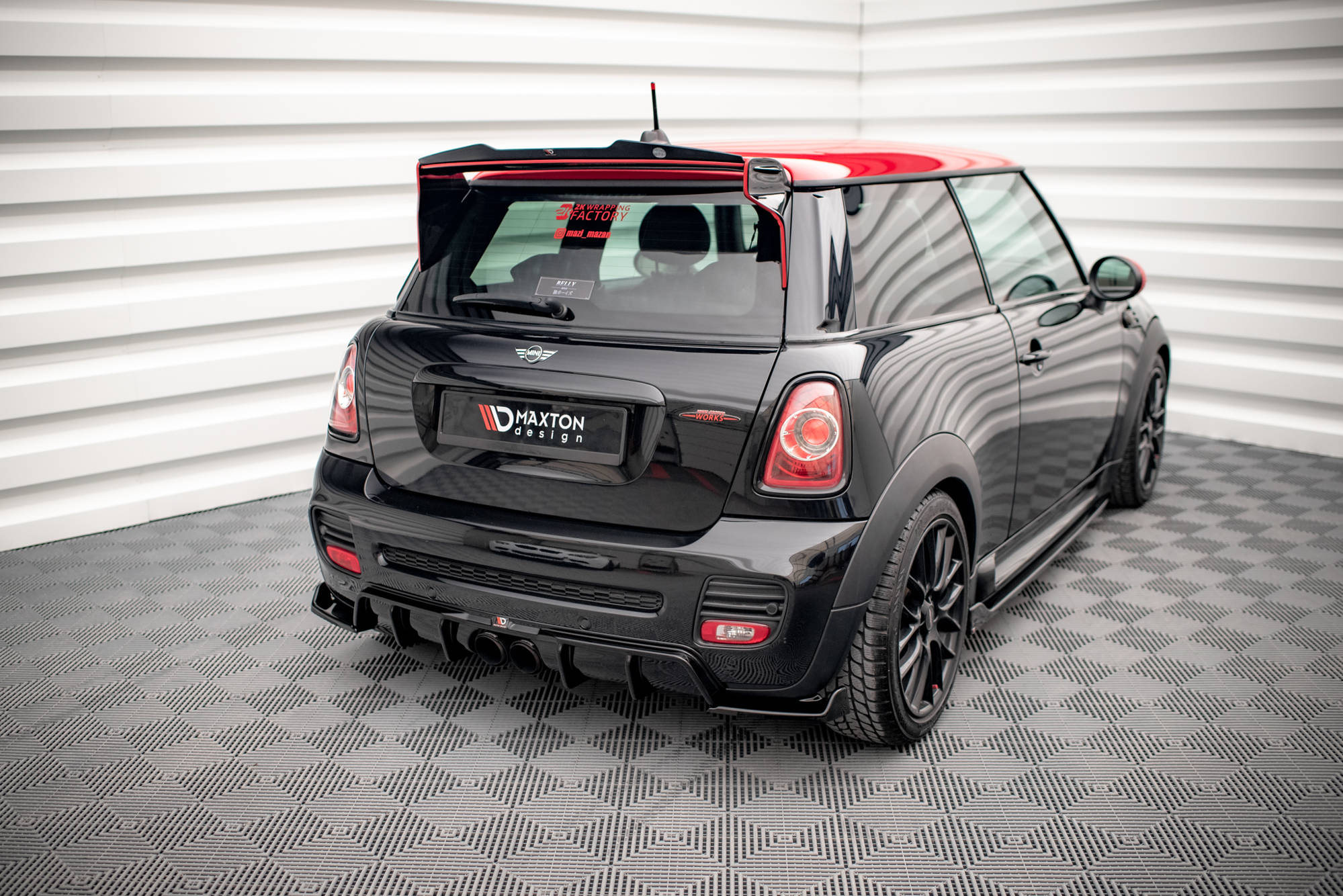 Street+ Heck Ansatz Flaps V.3 passend für Mini Cooper John Cooper Works R56 schwarz Hochglanz