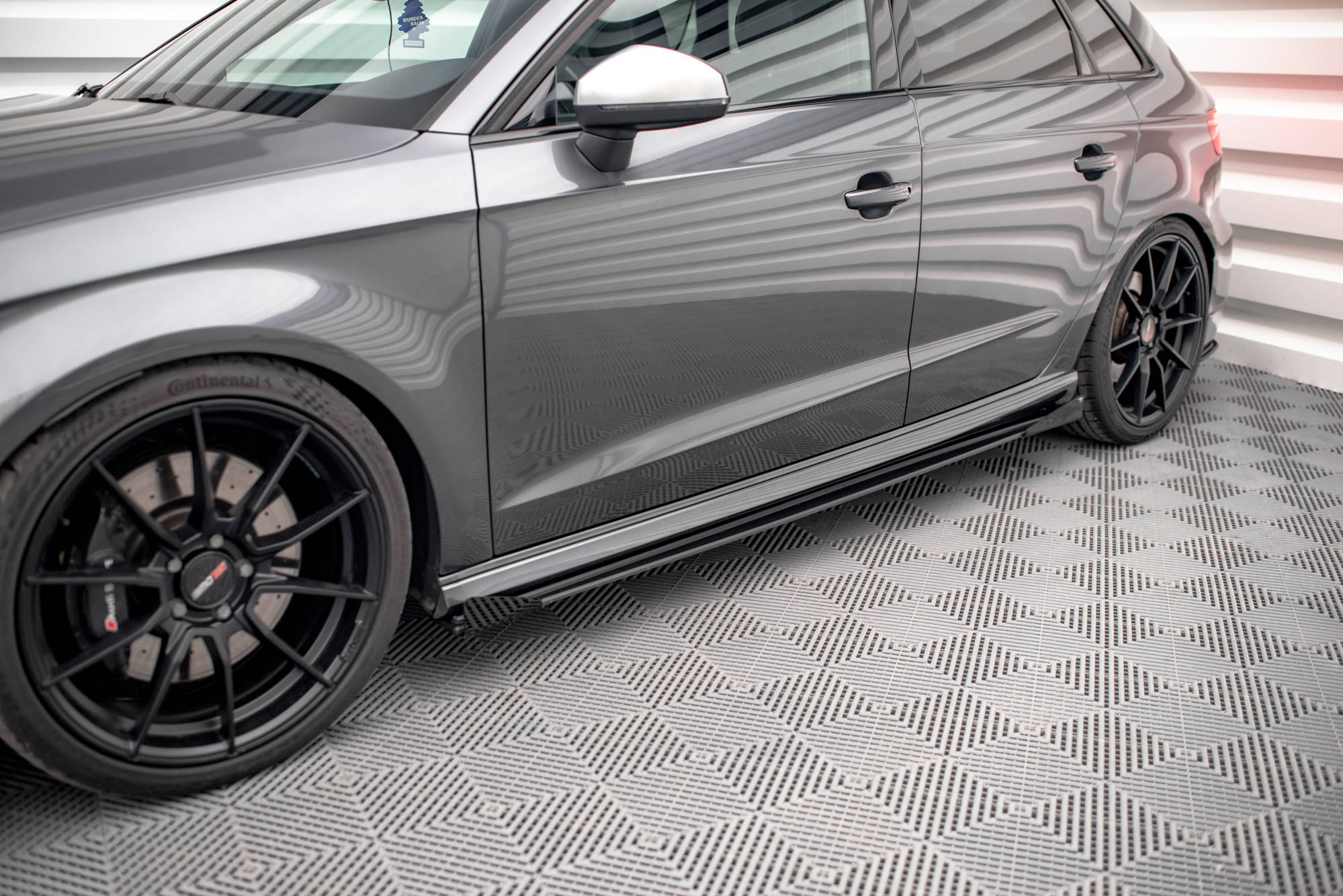 Street Pro Seitenschweller Leisten passend für Audi S3 Sportback 8V FL rot+ Hochglanz Flaps