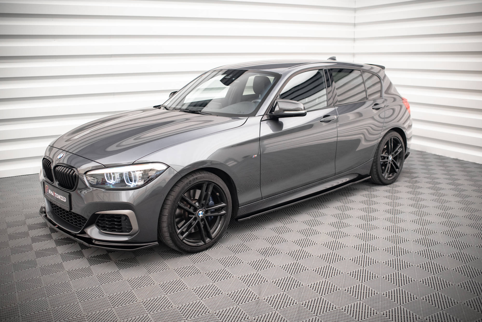Seitenschweller Ansatz V.2 für. BMW 1er M135i / M140i / M-Paket F20 schwarz Hochglanz