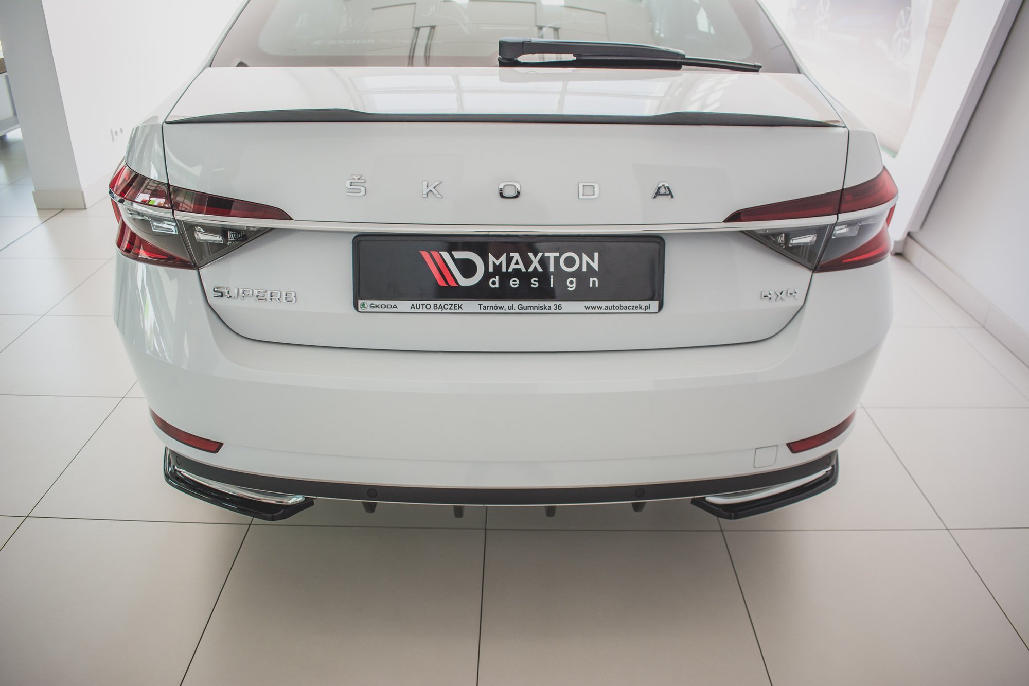 Heck Ansatz Flaps Diffusor für Skoda Superb Liftback / Combi Mk3 Facelift schwarz Hochglanz