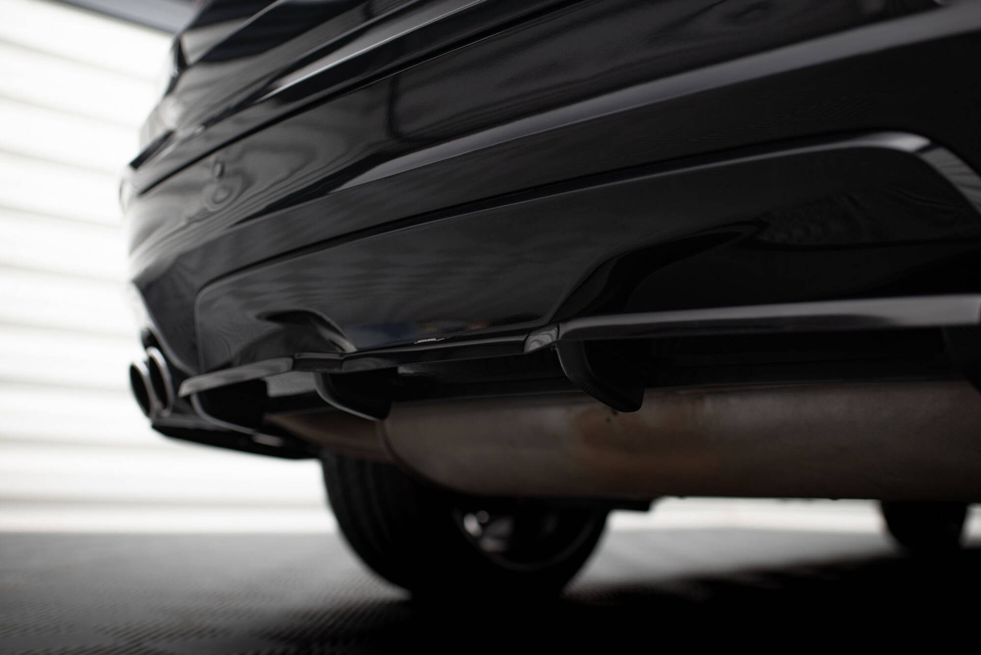Street+ Mittlerer Diffusor Heck Ansatz passend für BMW X4 M Paket RACE schwarz Hochglanz