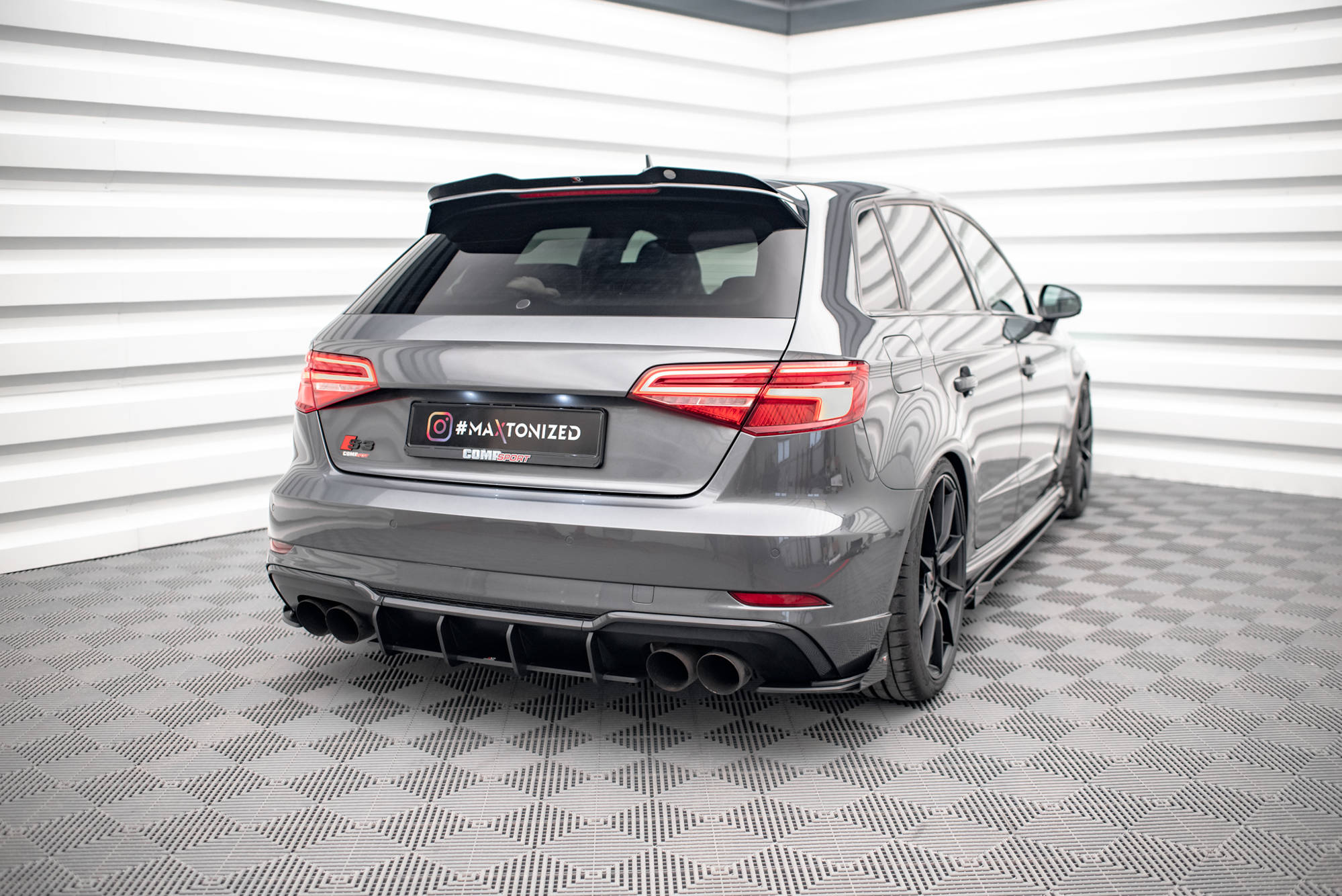 Hintere Seiten Flaps passend für Audi S3 Sportback 8V FL schwarz Hochglanz
