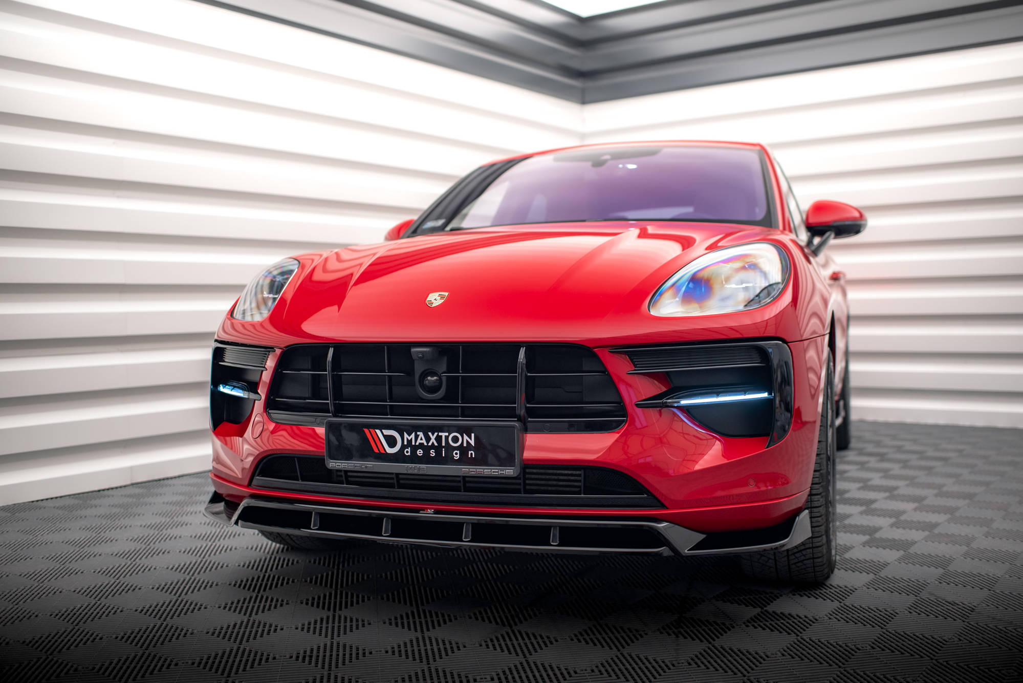 Street+ Spoilerlippe Front Ansatz V.2 passend für Porsche Macan GTS / Sport Design Mk1 FL schwarz Hochglanz