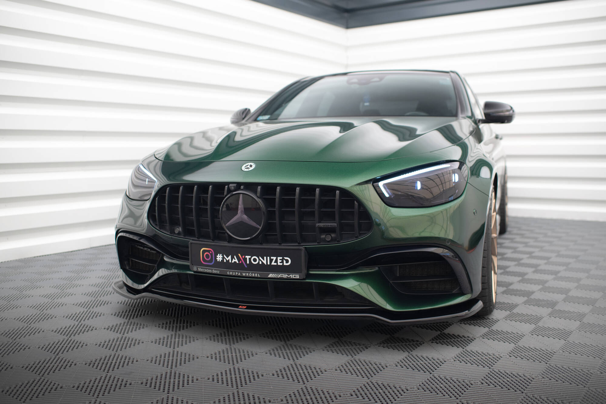 Street+ Spoilerlippe Front Ansatz V.1 passend für Mercedes-AMG E63 W213 FL schwarz Hochglanz