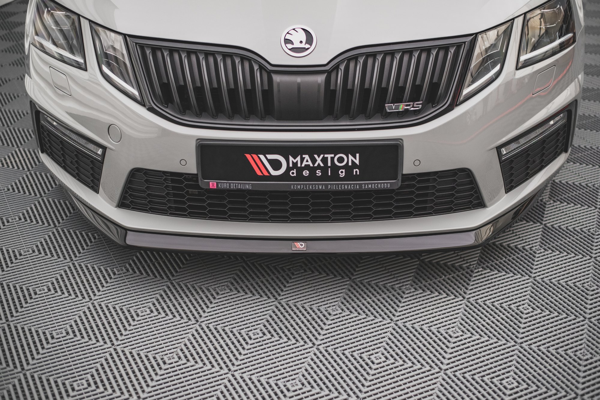Street+ Spoilerlippe Front Ansatz V.1 passend für Skoda Octavia RS Mk3 FL schwarz Hochglanz