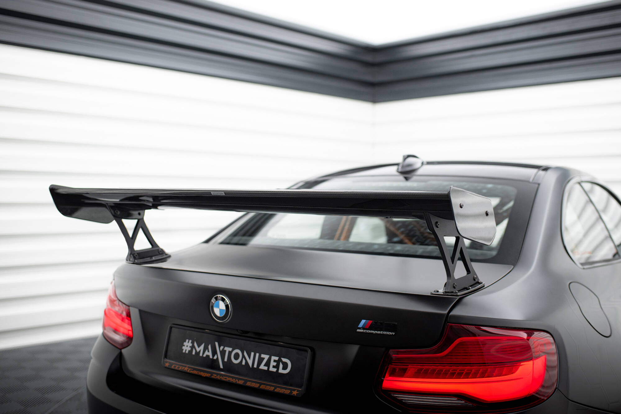 Carbon Heck Spoiler Heckflügel Standfuß Außen passend für BMW M2 F87 / 2 / 2 M-Paket F22