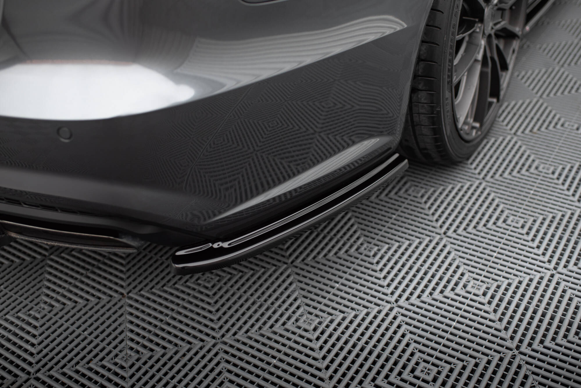 Heck Ansatz Flaps Diffusor V.1 für Audi A6 / A6 C7 S-line/ S6 C7 Facelift schwarz Hochglanz