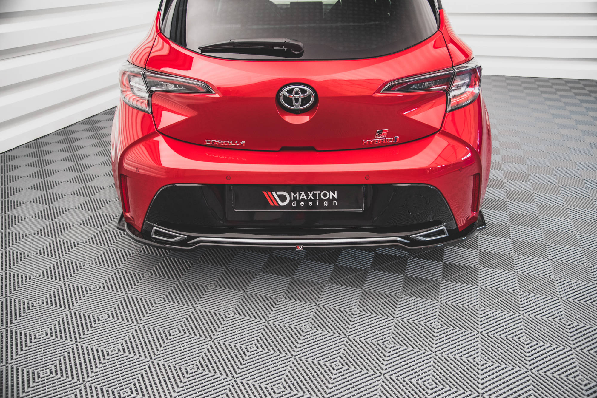 Street+ Mittlerer Diffusor Heck Ansatz passend für Toyota Corolla GR Sport Hatchback XII schwarz Hochglanz