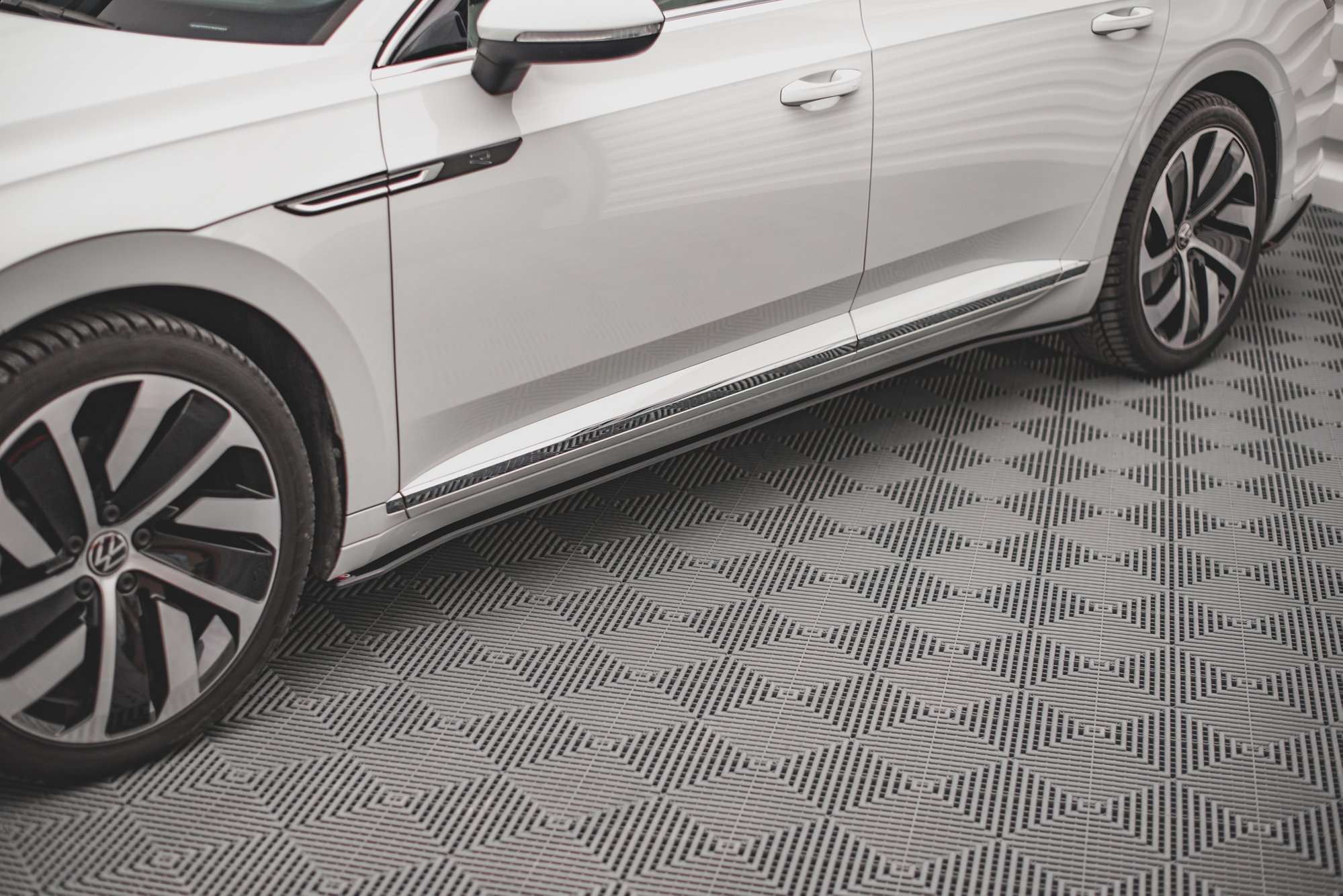 Street Pro Seitenschweller Leisten passend für VW Arteon R-Line FL rot