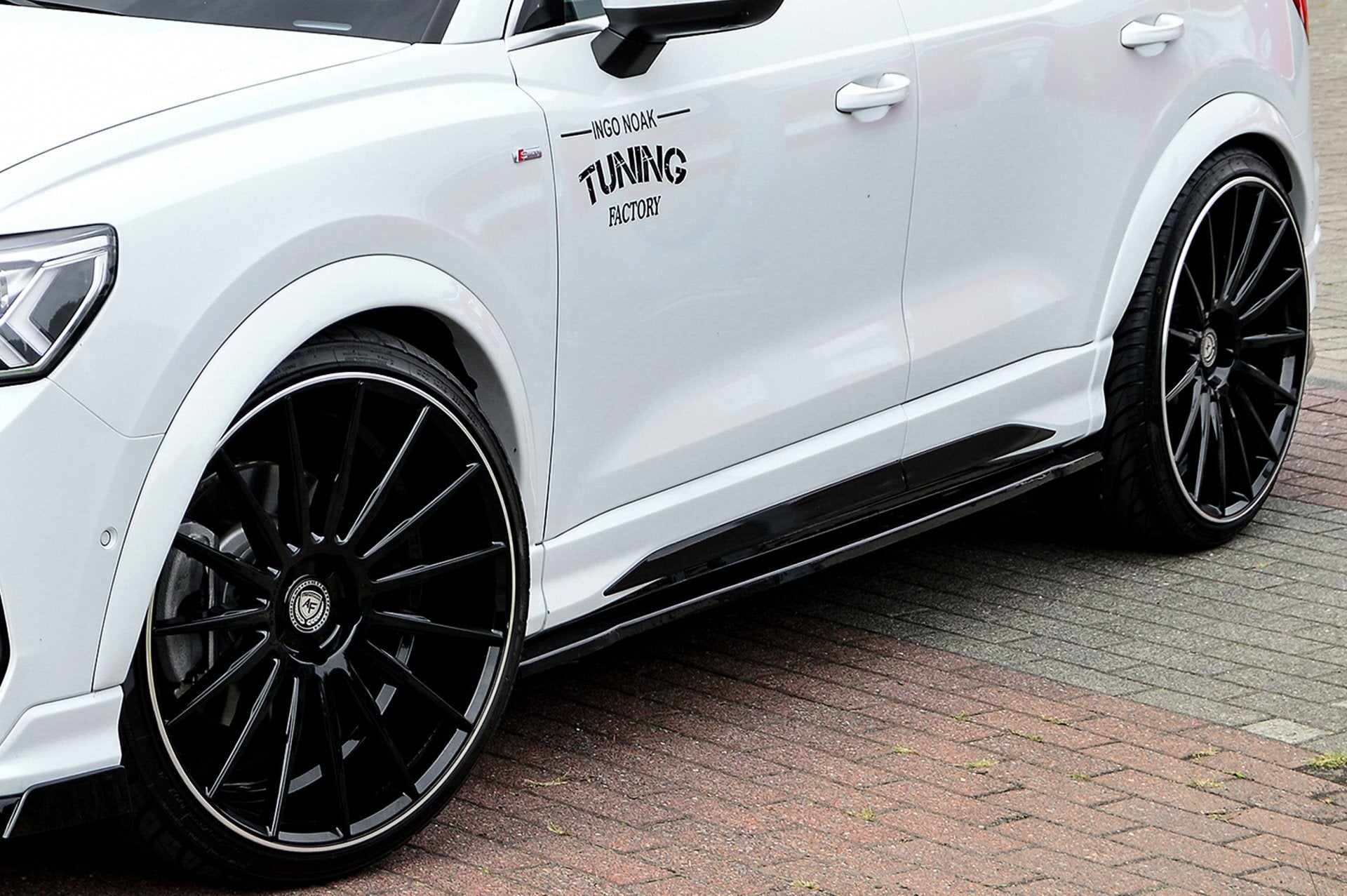 Widebody Radlaufverbreiterungen für Audi Q3 F3/F3N mit S-Line aus ABS (Schwarz Matt)