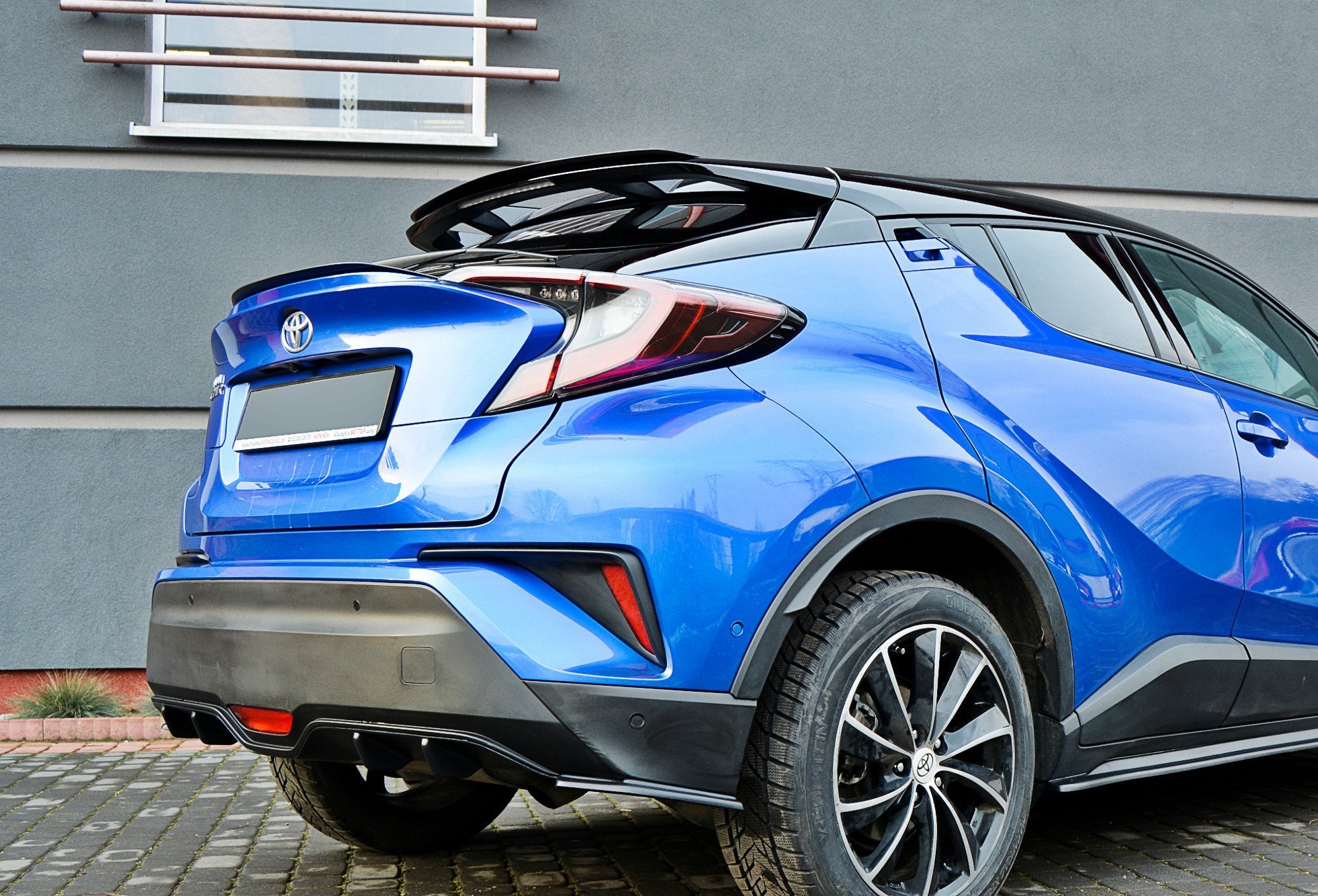 Spoiler CAP V.2 für Toyota C-HR Mk1 schwarz Hochglanz