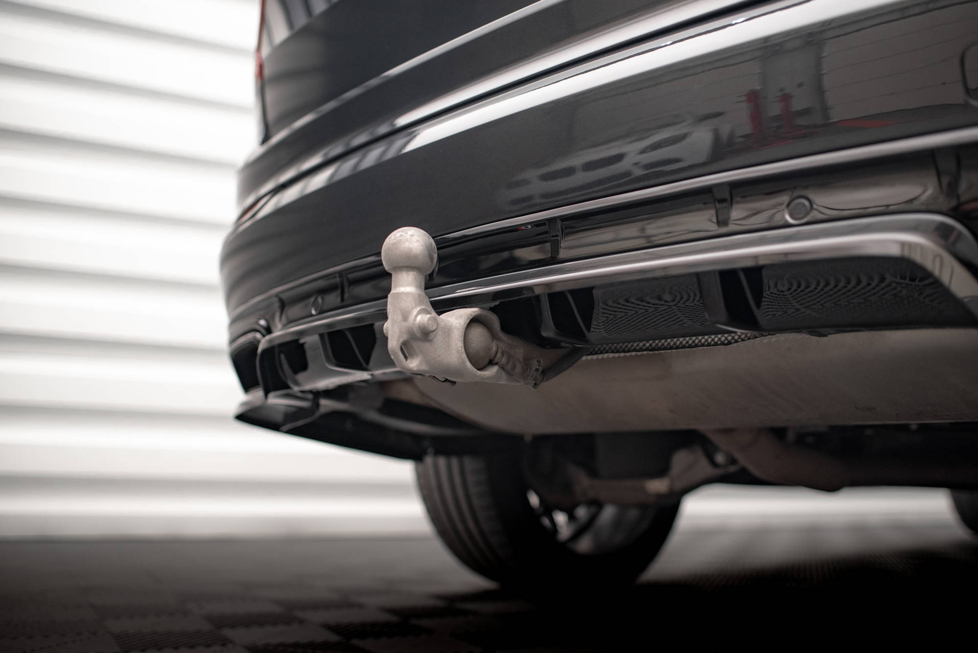 Street+ Mittlerer Diffusor RACE Heck Ansatz passend für Volvo XC90 R-Design Mk2 FL schwarz Hochglanz