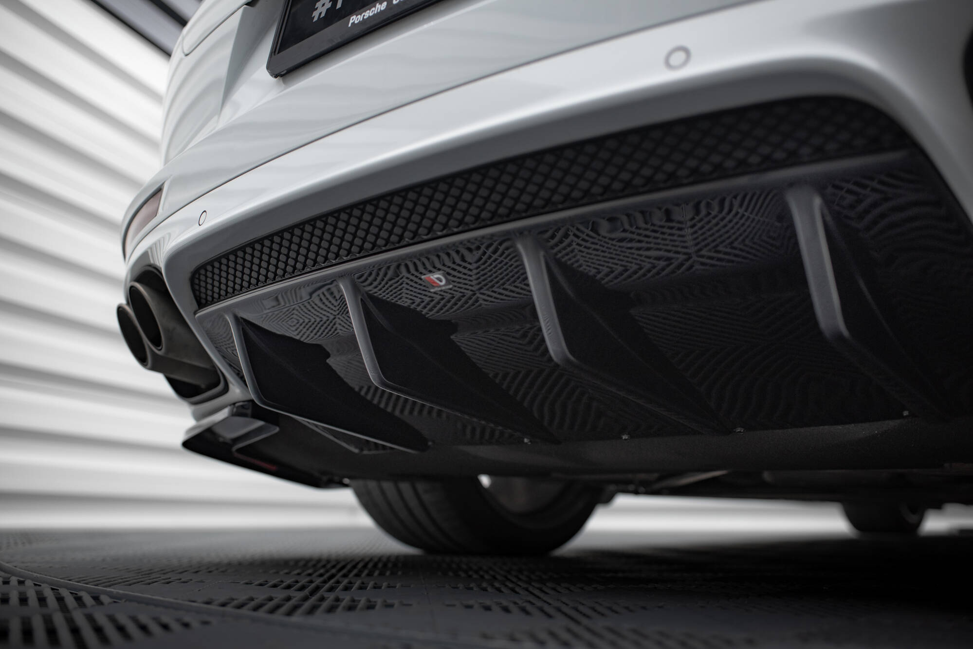 Diffusor Heck Ansatz für Porsche Panamera GTS 971 schwarz Hochglanz