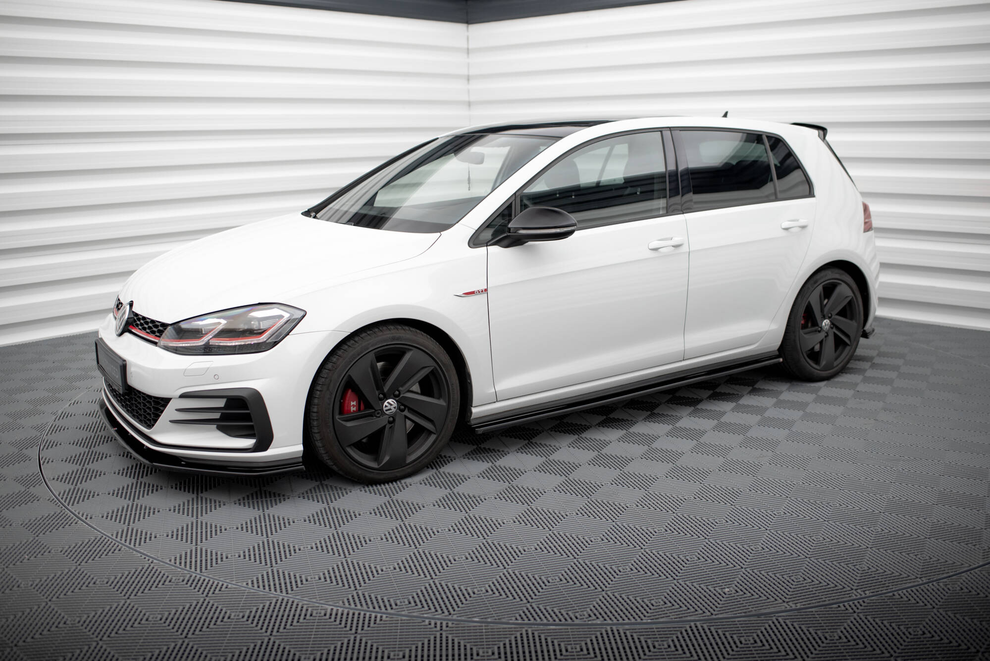 Street+ Seitenschweller Leisten passend für VW Golf GTI Mk7 / Mk7 FL breit schwarz Hochglanz