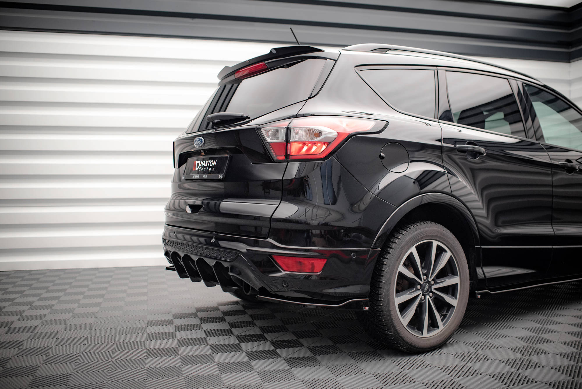 Street Pro Heckschürze Heck Ansatz Diffusor passend für Ford Escape ST-Line Mk3 schwarz-rot