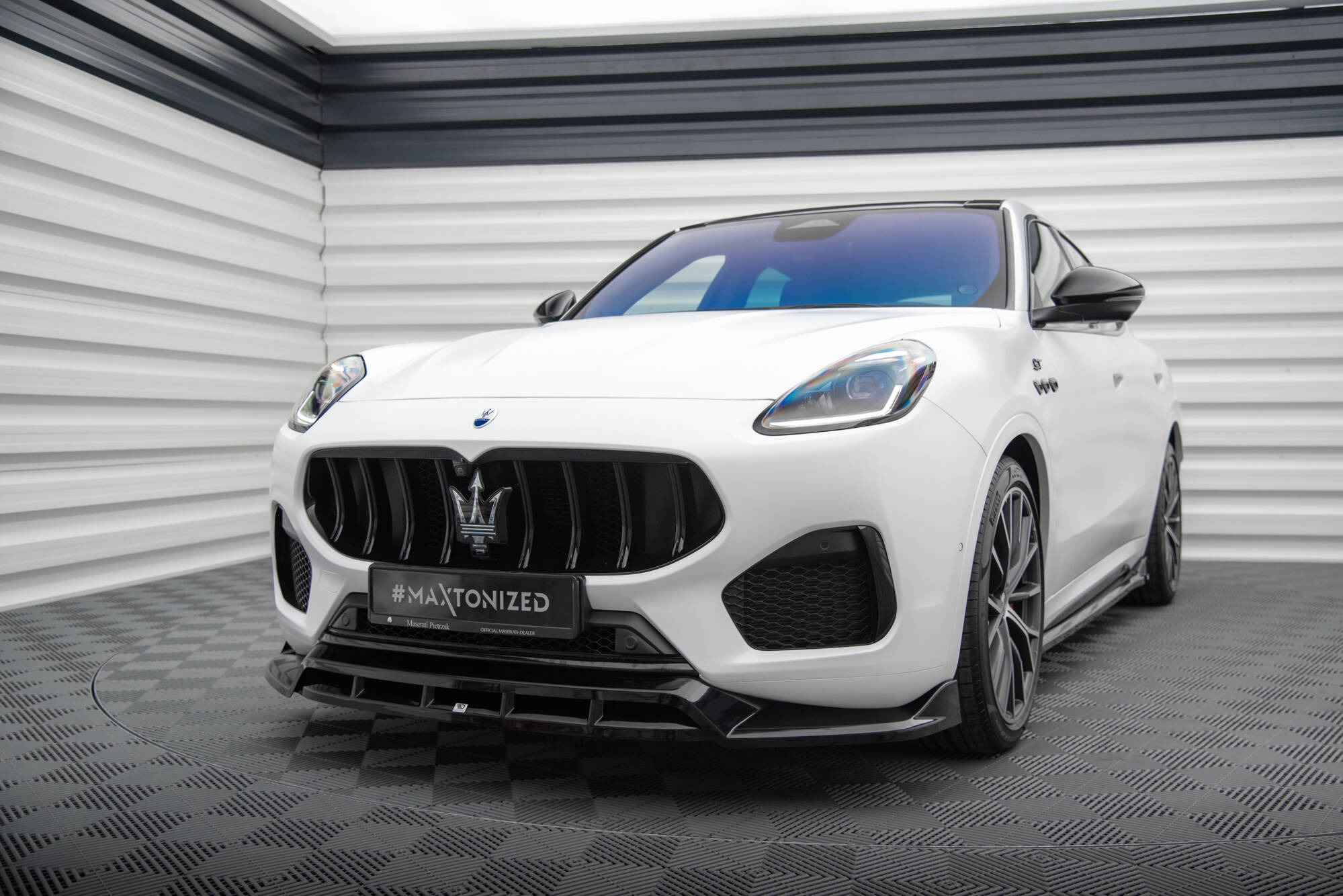 Frontlippe passend für Maserati Grecale GT / Modena Mk1 schwarz Hochglanz