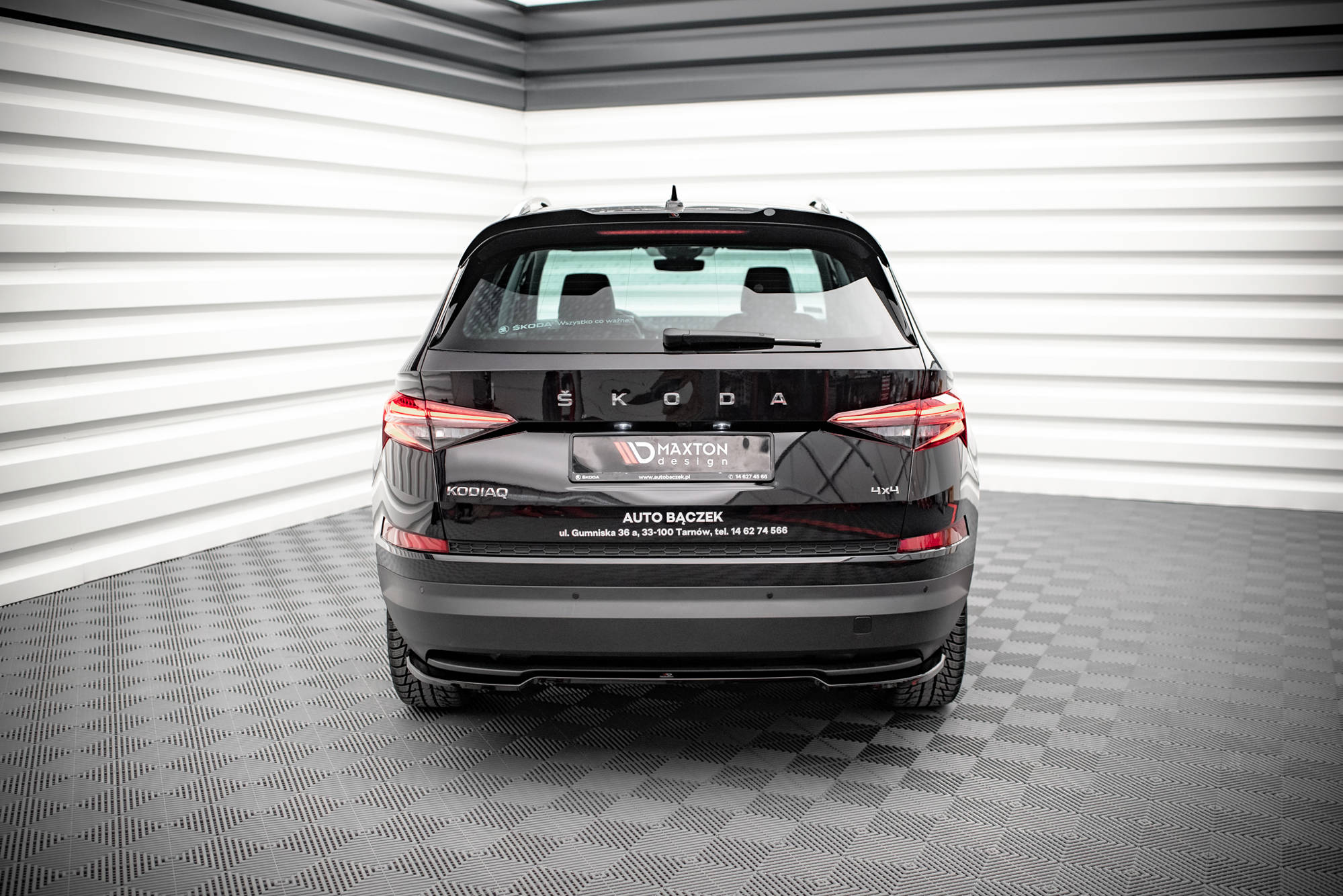 Street+ Mittlerer Diffusor Heck Ansatz passend für Skoda Kodiaq Mk1 FL schwarz Hochglanz