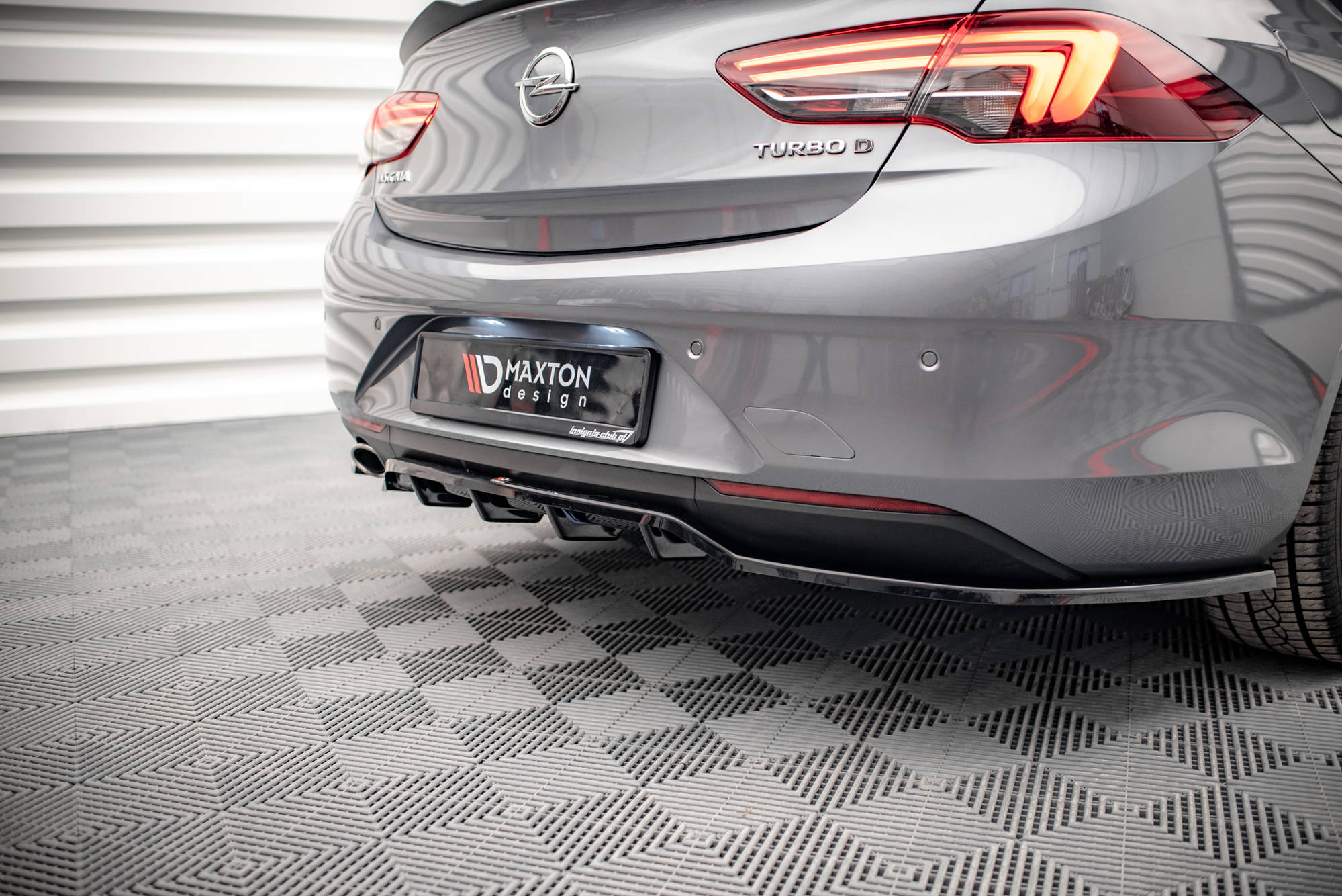 Street+ Mittlerer Diffusor RACE Heck Ansatz passend für Opel Insignia Mk2 schwarz Hochglanz