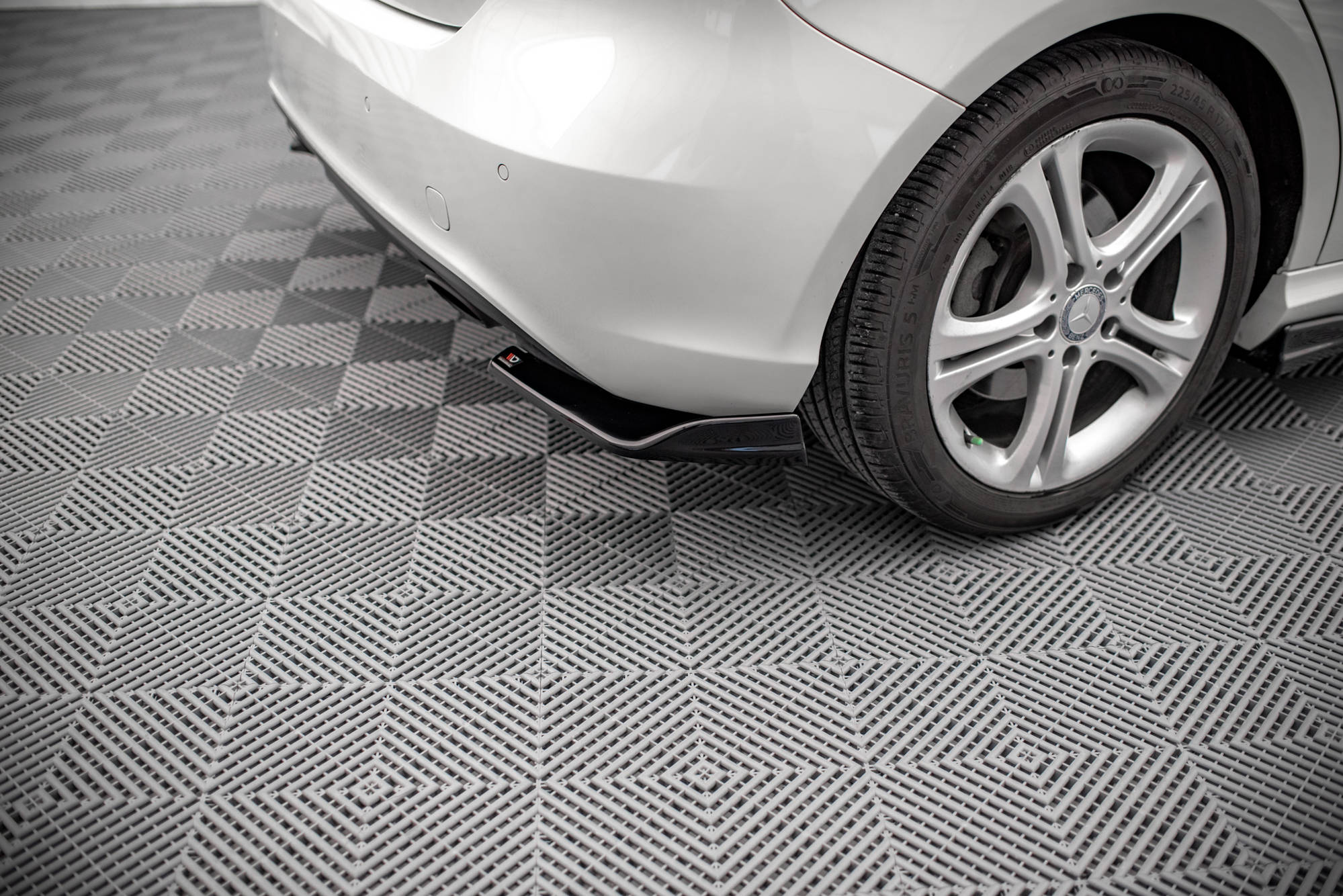 Street+ Heck Ansatz Flaps V.1 passend für Mercedes A W176 schwarz Hochglanz