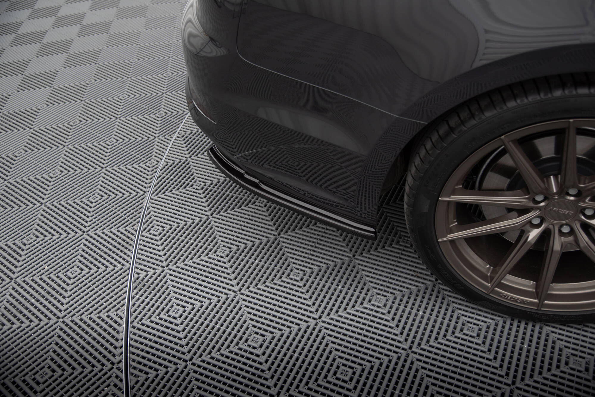 Heck Ansatz Flaps Diffusor für Audi A5 S-Line F5 Sportback schwarz Hochglanz