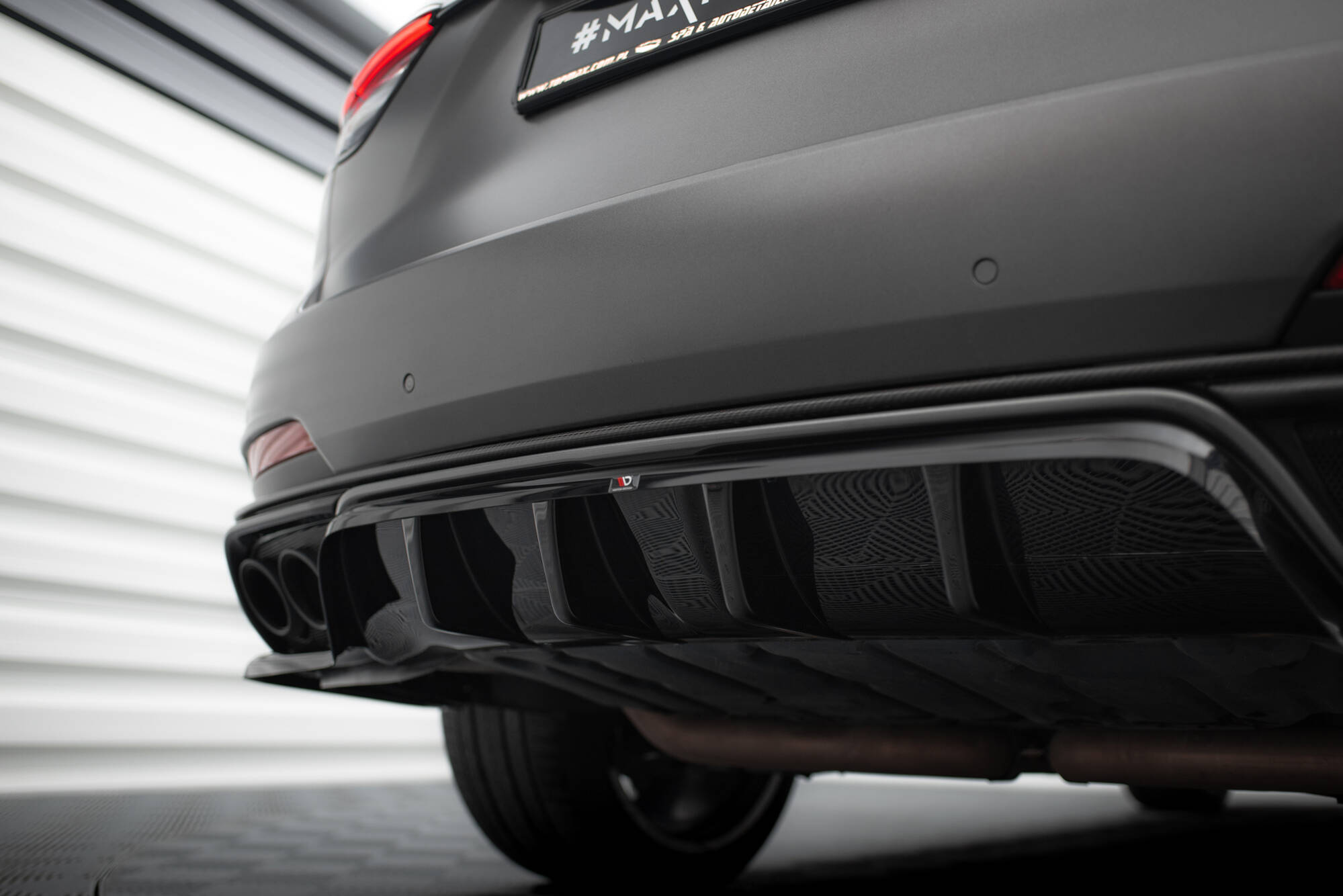 Diffusor Heckansatz passend für Maserati Levante Trofeo Mk1 schwarz Hochglanz