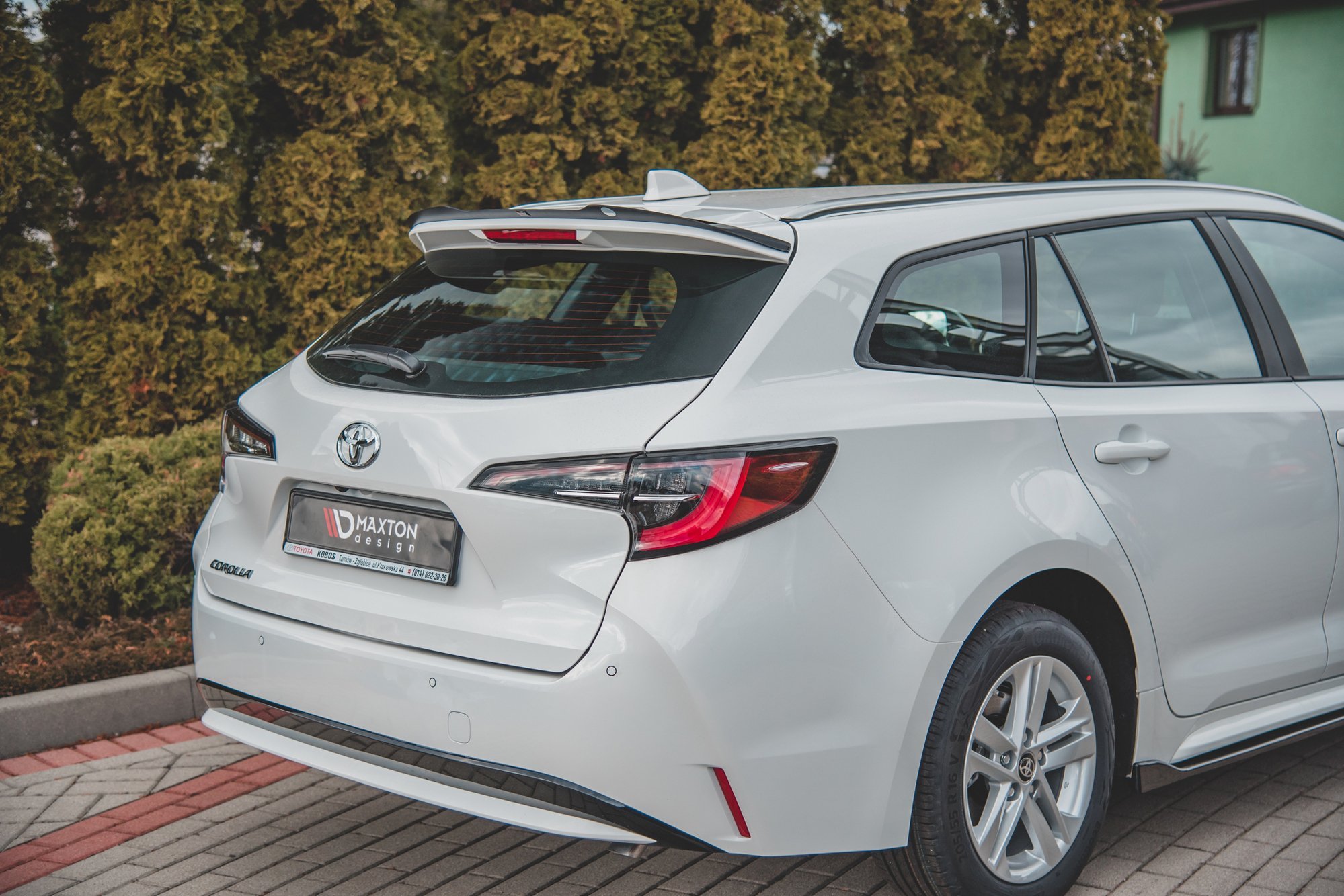 Spoiler CAP für Toyota Corolla XII Touring Sports schwarz Hochglanz