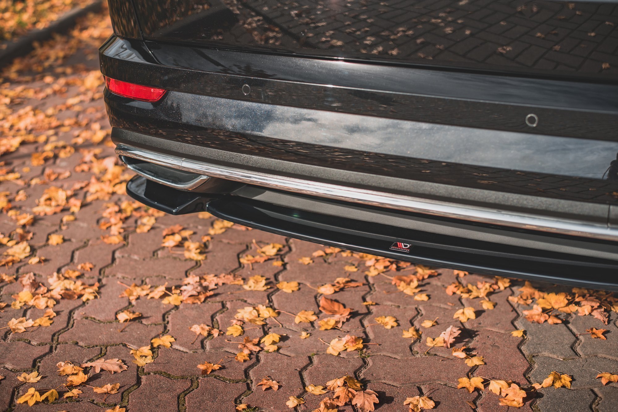 Street+ Mittlerer Diffusor Heck Ansatz passend für Skoda Karoq Sportline schwarz Hochglanz