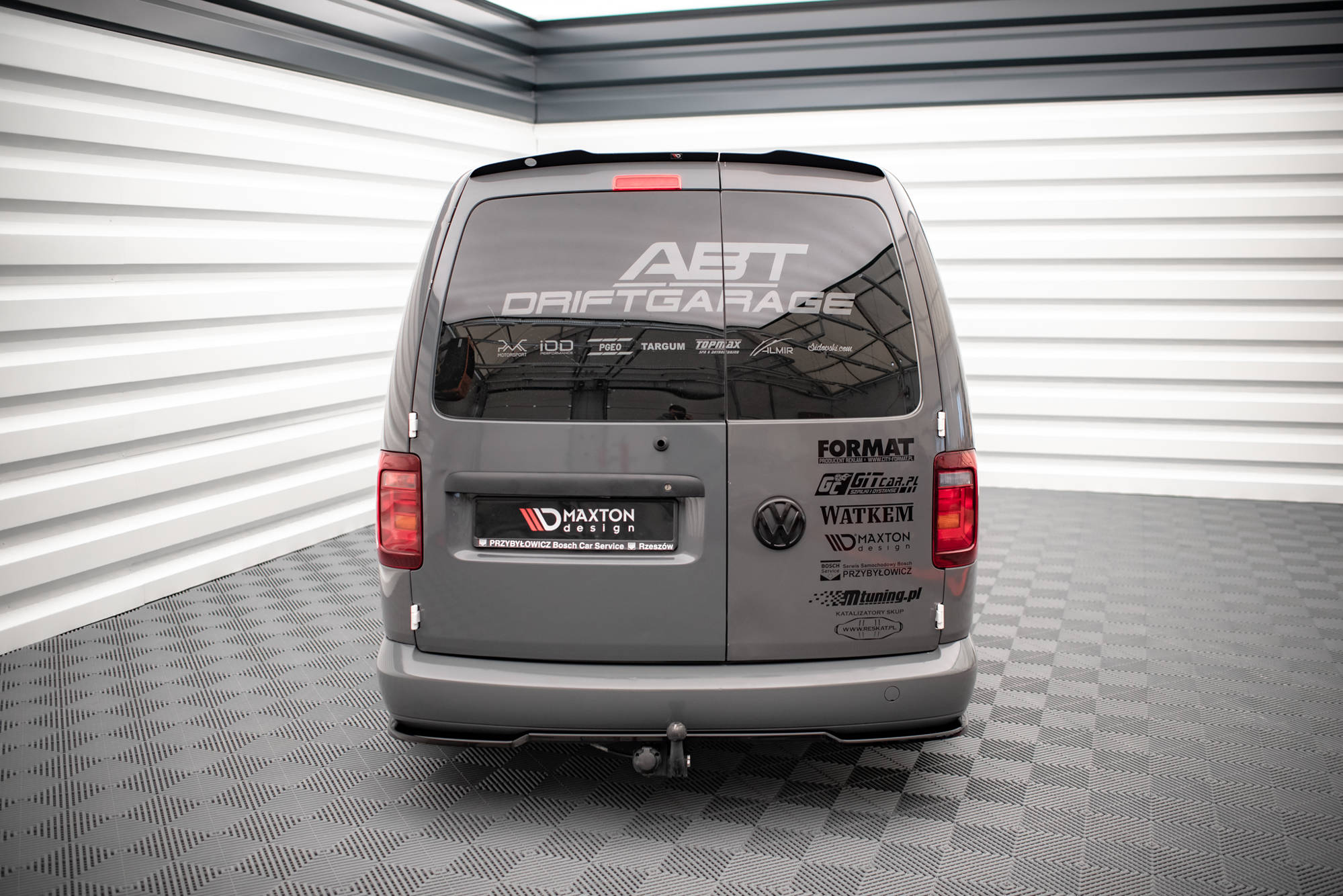 Street+ Mittlerer Diffusor Heck Ansatz RACE passend für VW Caddy Mk3 FL Carbon Look
