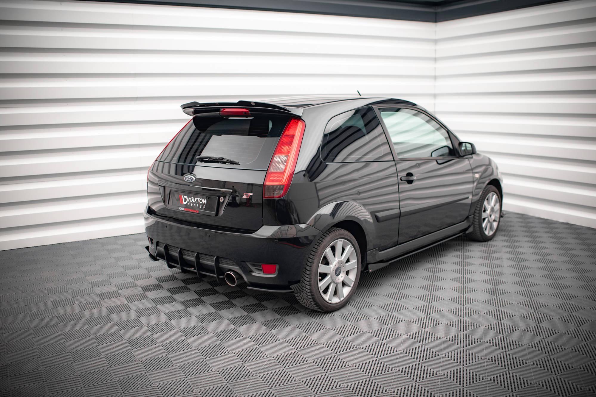 Street Pro Heck Ansatz Flaps passend für Ford Fiesta ST Mk6 rot+ Hochglanz Flaps